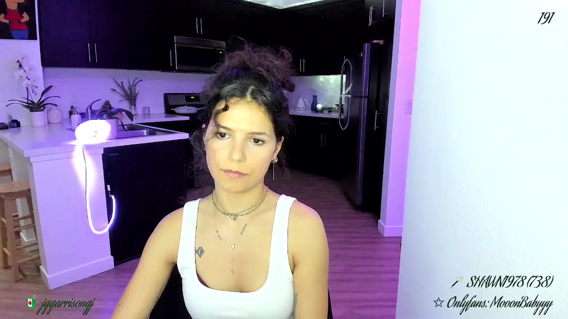 Gallery image thumbnail from litty's myfreecams stream on, 08/17/2025, 07:42 image 11 of 20