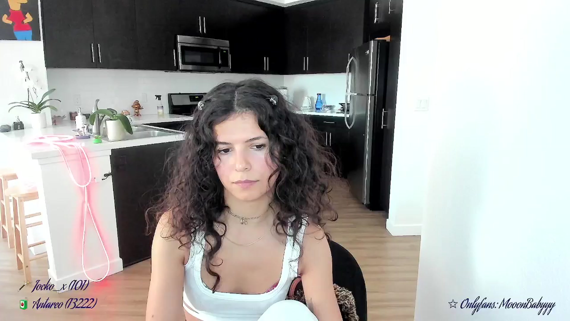 Gallery image thumbnail from litty's myfreecams stream on, 09/10/2025, 03:45 image 6 of 20