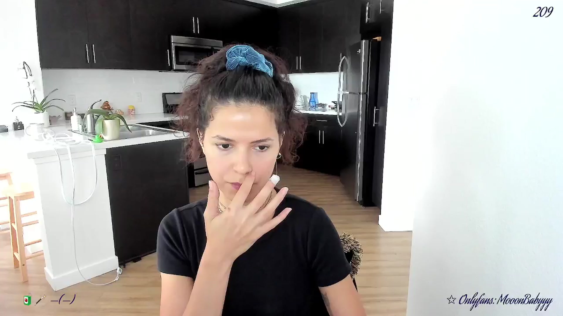 Gallery image thumbnail from litty's myfreecams stream on, 09/11/2025, 22:00 image 4 of 20
