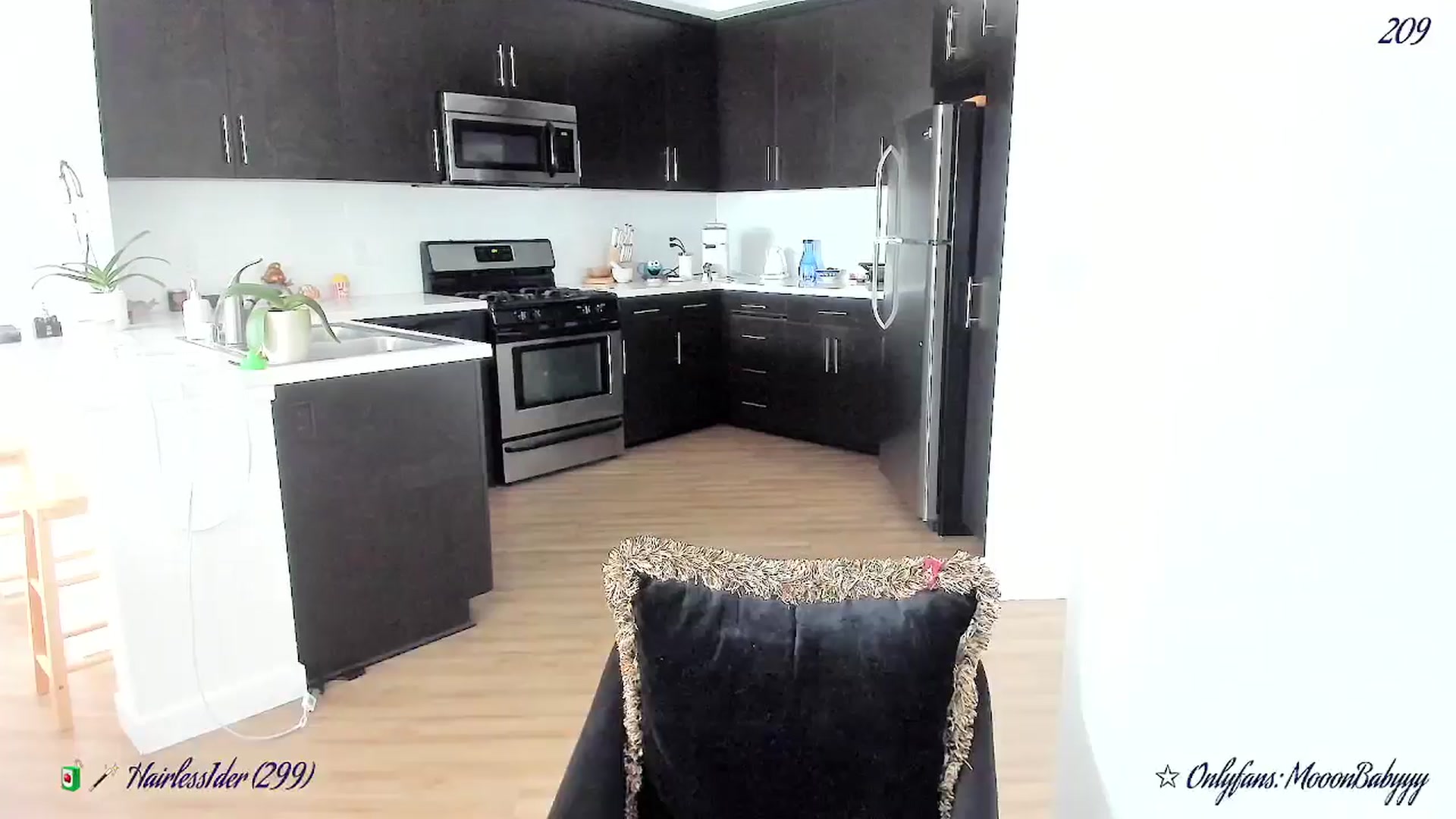 Gallery image thumbnail from litty's myfreecams stream on, 09/11/2025, 22:00 image 3 of 20