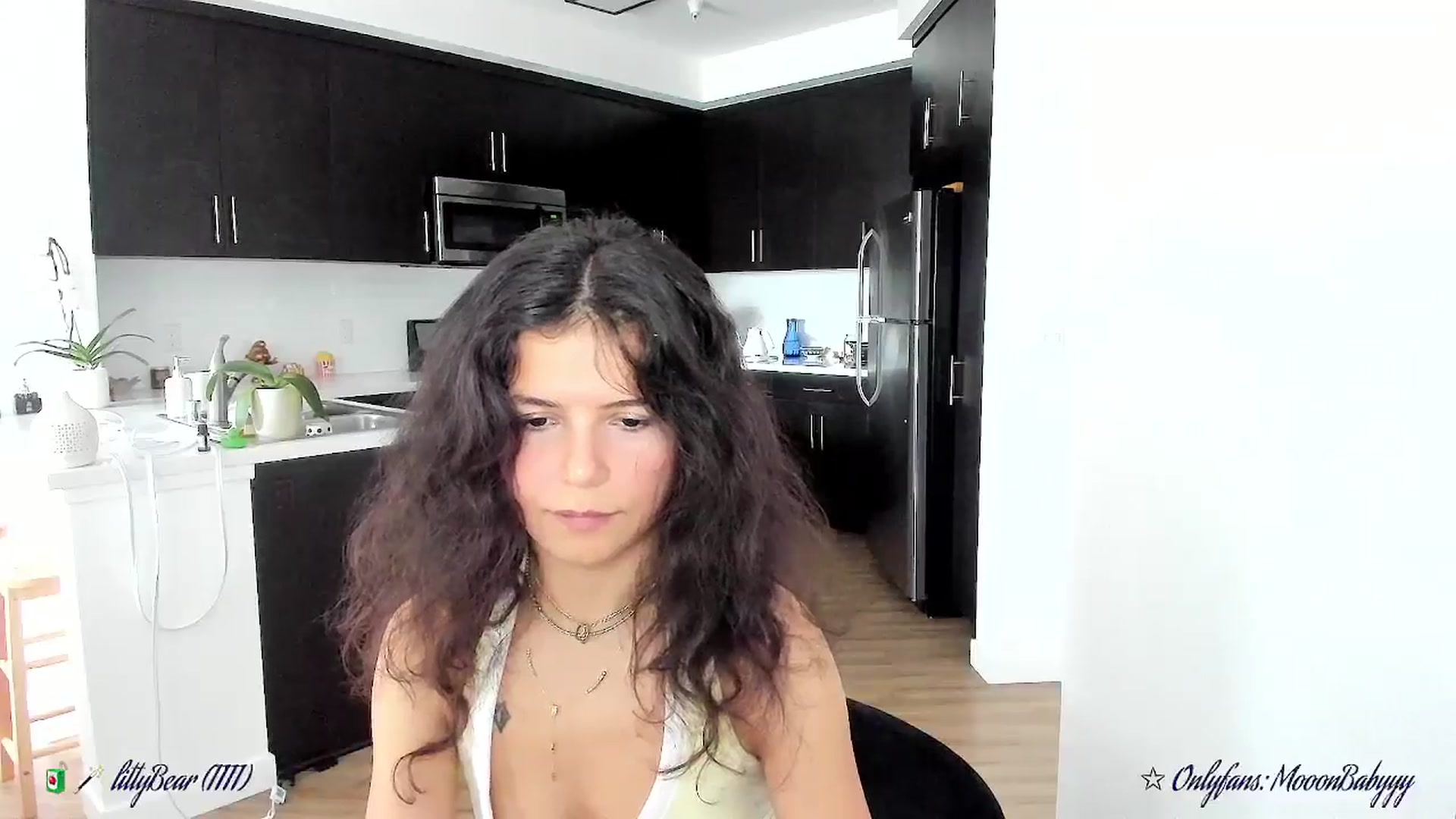 Gallery image thumbnail from litty's myfreecams stream on, 09/13/2025, 01:05 image 7 of 20