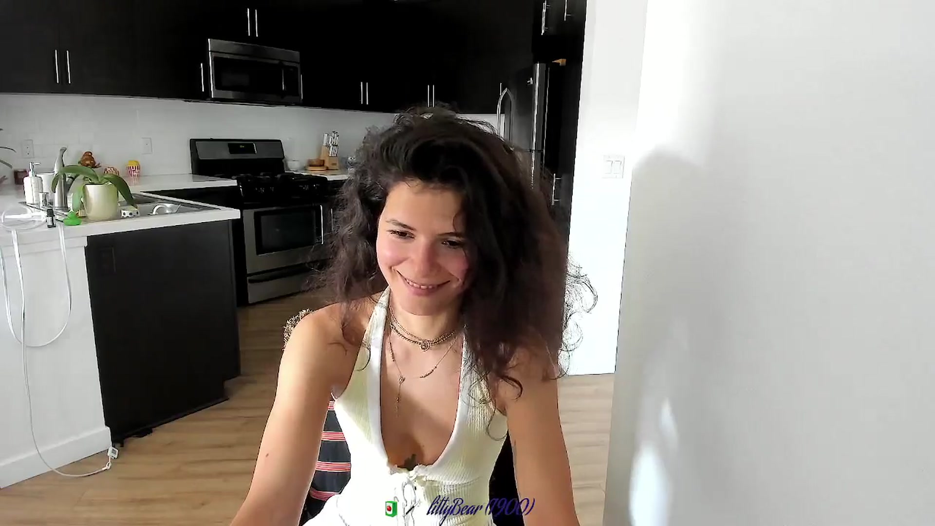 Gallery image thumbnail from litty's myfreecams stream on, 09/13/2025, 01:05 image 13 of 20