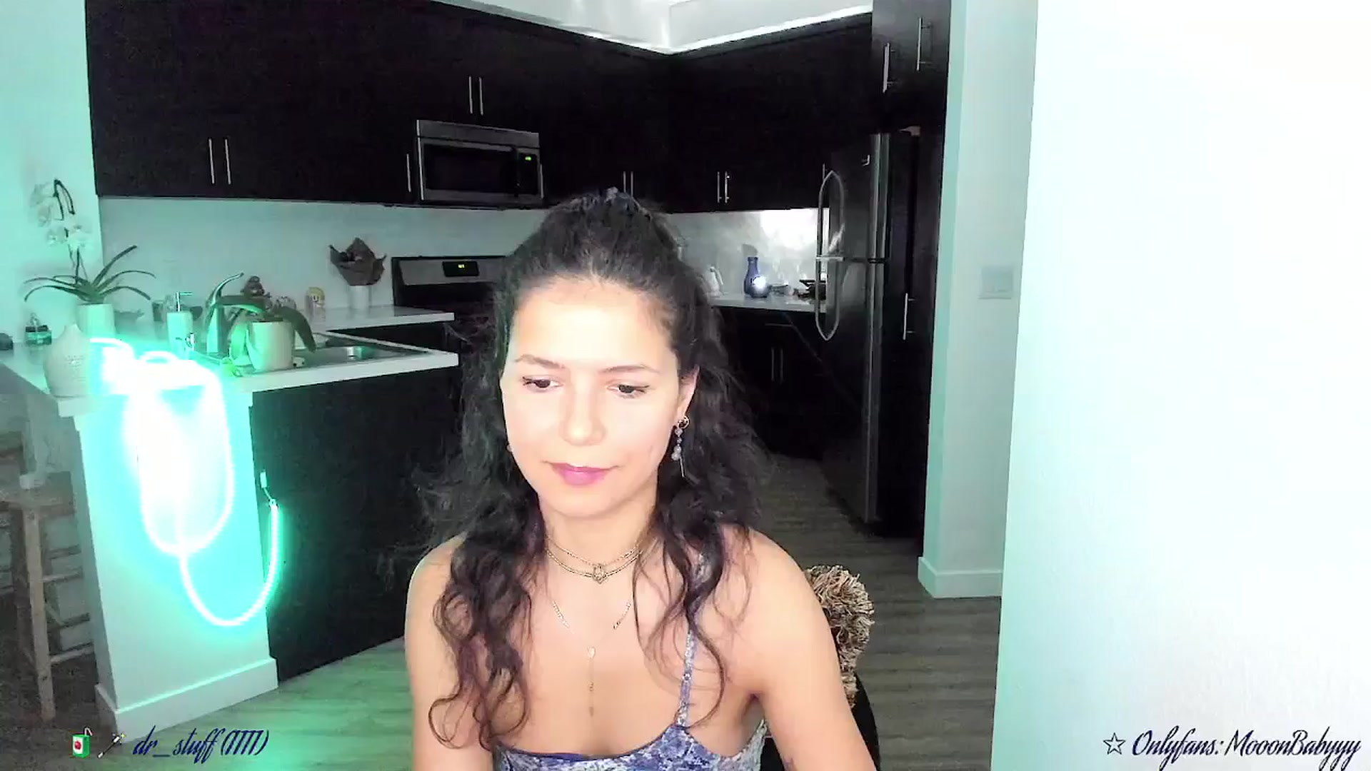 Gallery image thumbnail from litty's myfreecams stream on, 09/14/2025, 06:05 image 1 of 20