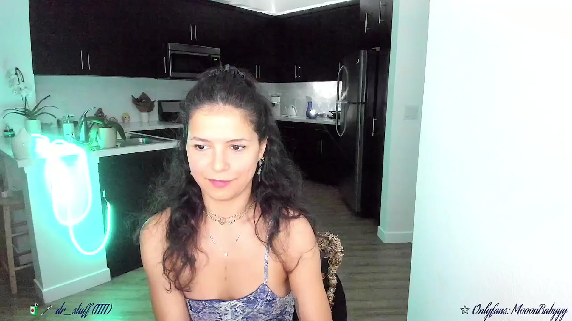 Gallery image thumbnail from litty's myfreecams stream on, 09/14/2025, 06:05 image 2 of 20