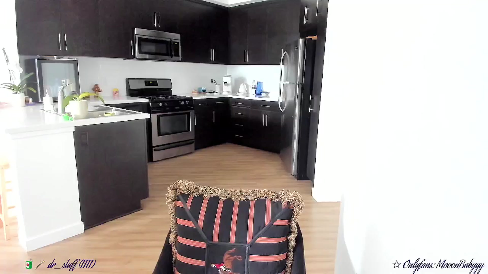Gallery image thumbnail from litty's myfreecams stream on, 09/18/2025, 22:14 image 1 of 20