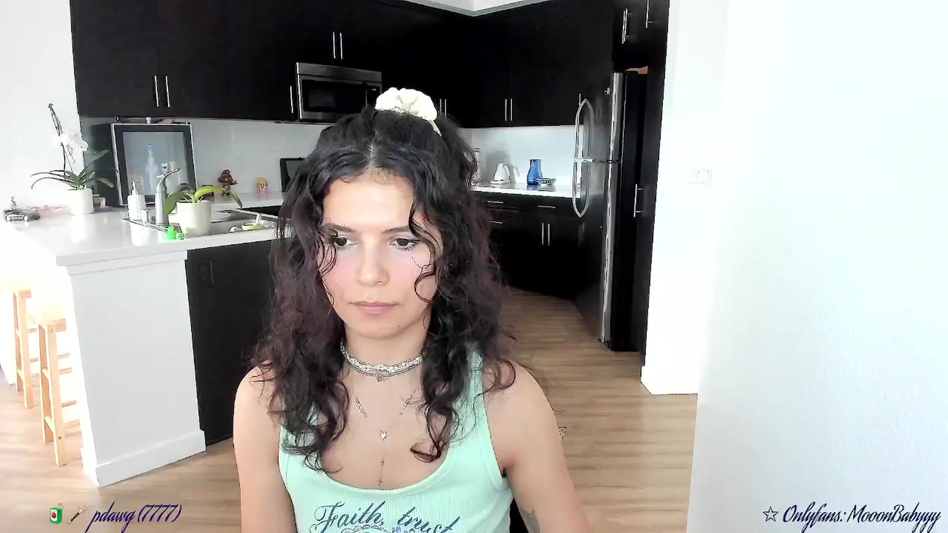 Gallery image thumbnail from litty's myfreecams stream on, 09/19/2025, 24:02 image 16 of 20