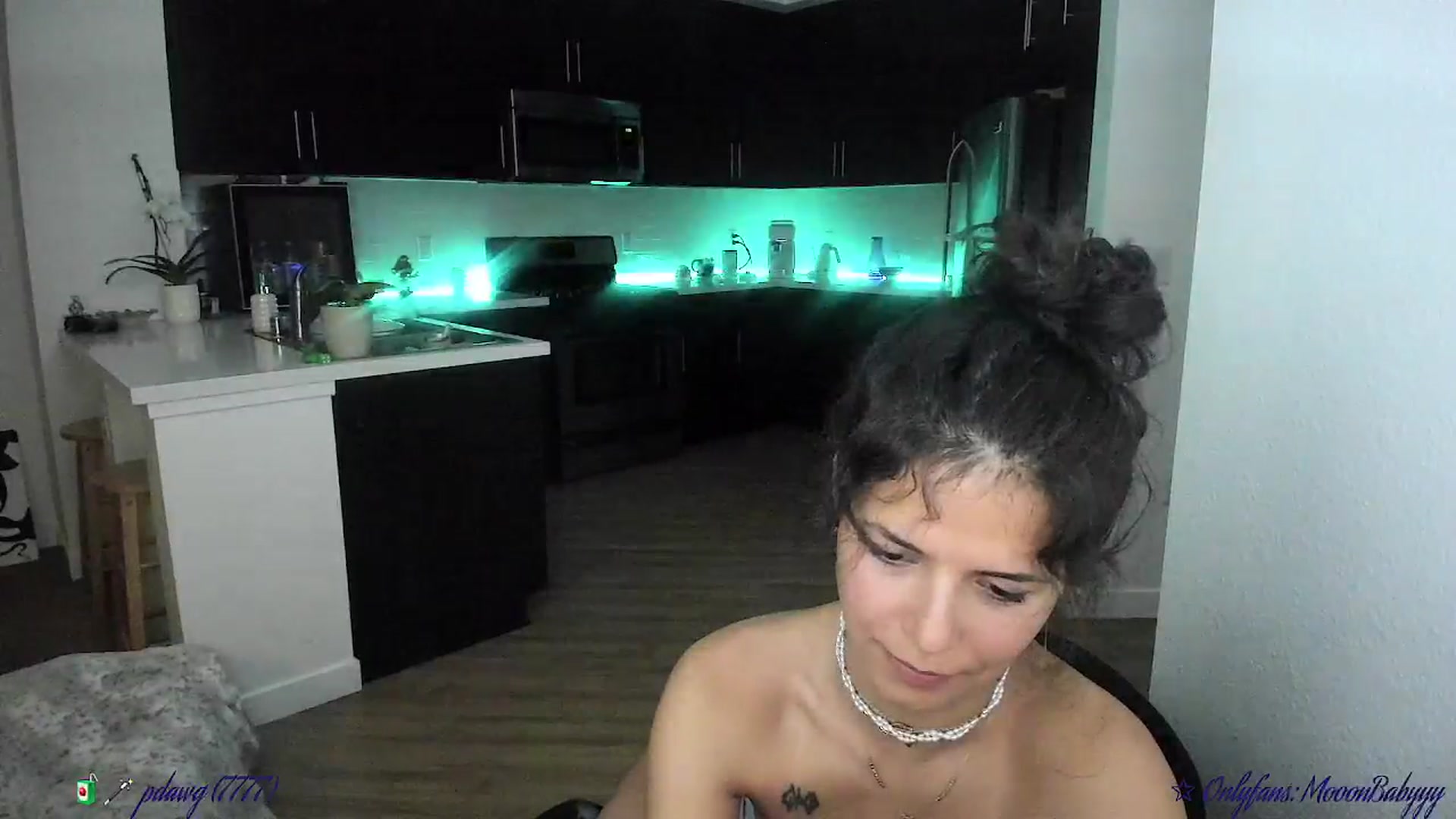 Gallery image thumbnail from litty's myfreecams stream on, 09/19/2025, 05:33 image 19 of 20