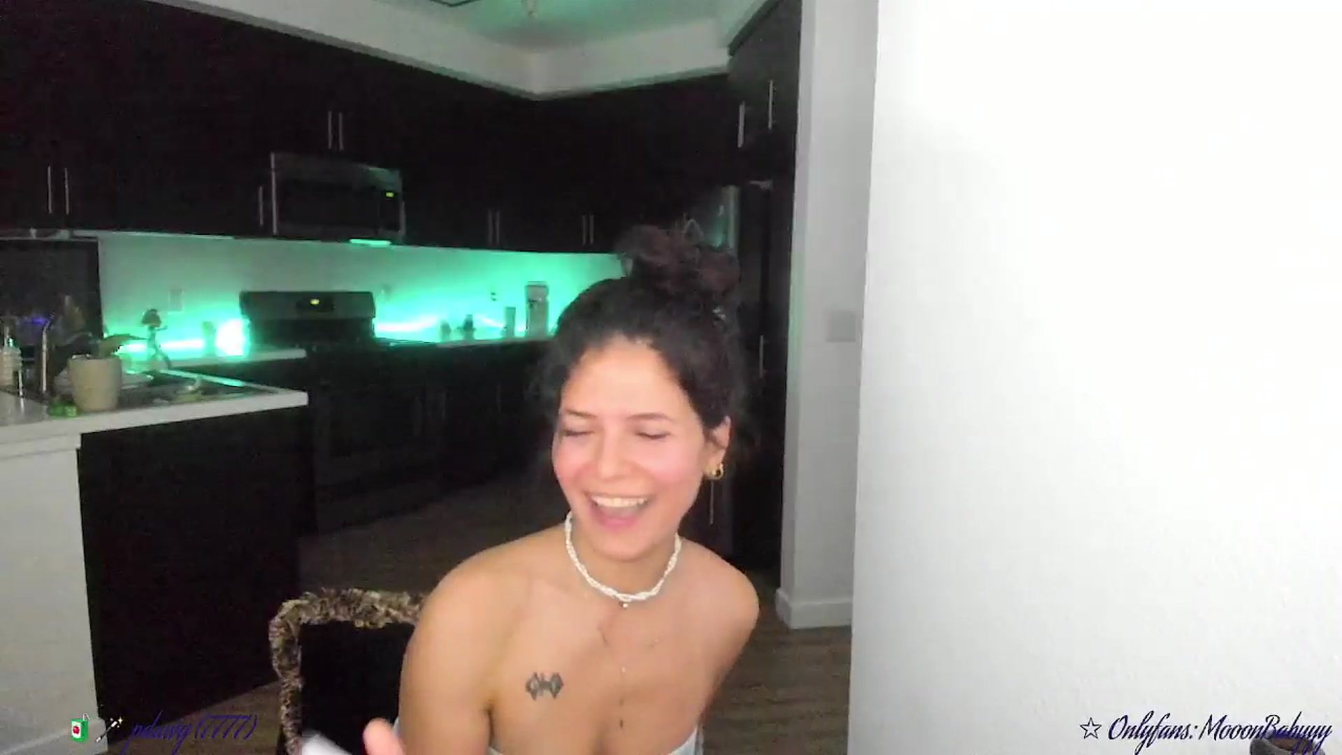 Gallery image thumbnail from litty's myfreecams stream on, 09/19/2025, 05:33 image 7 of 20