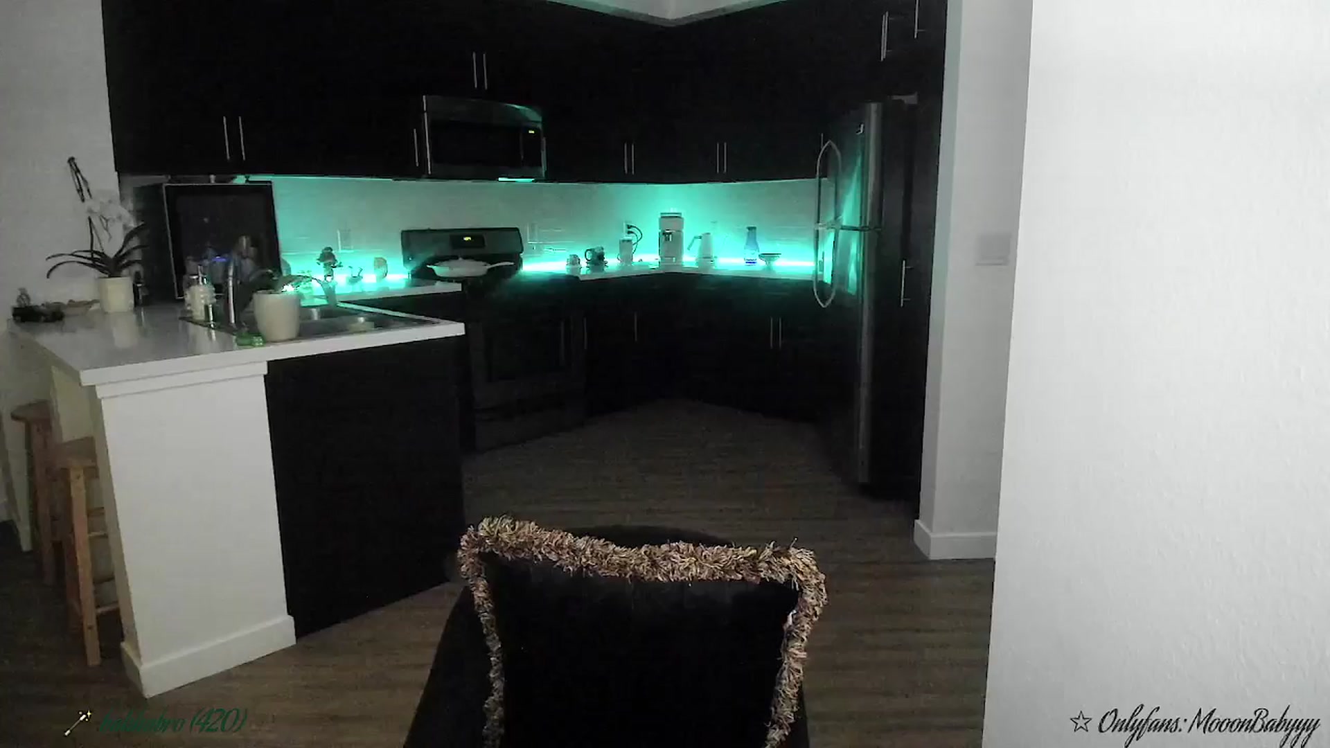 Gallery image thumbnail from litty's myfreecams stream on, 09/21/2025, 05:34 image 4 of 20