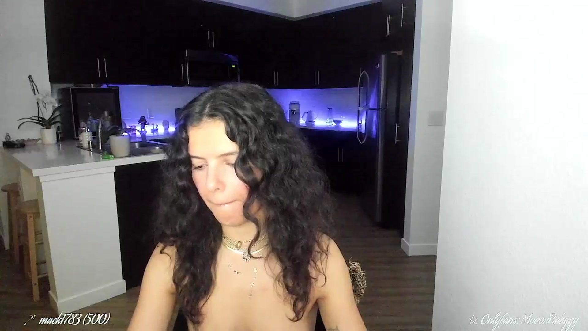 Gallery image thumbnail from litty's myfreecams stream on, 09/21/2025, 05:34 image 14 of 20