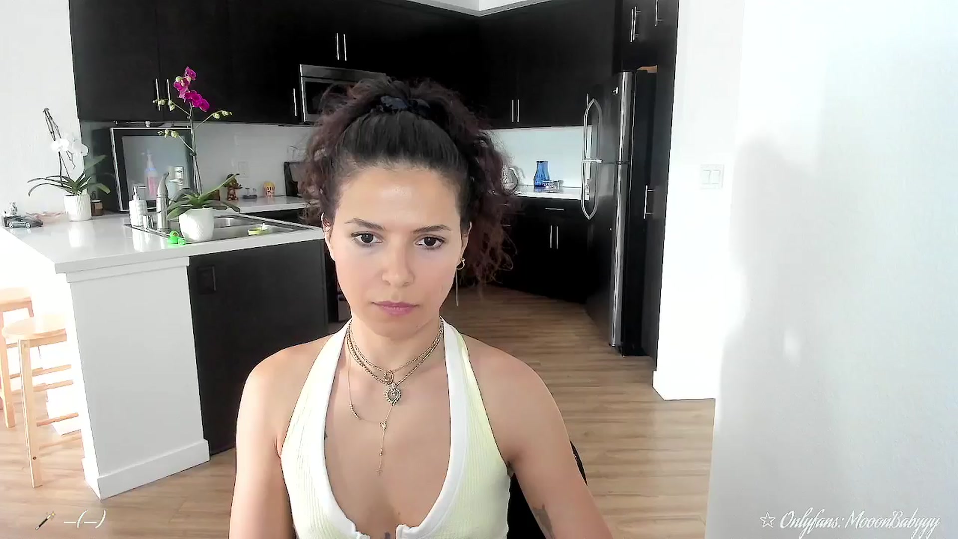 Gallery image thumbnail from litty's myfreecams stream on, 09/22/2025, 24:03 image 1 of 20