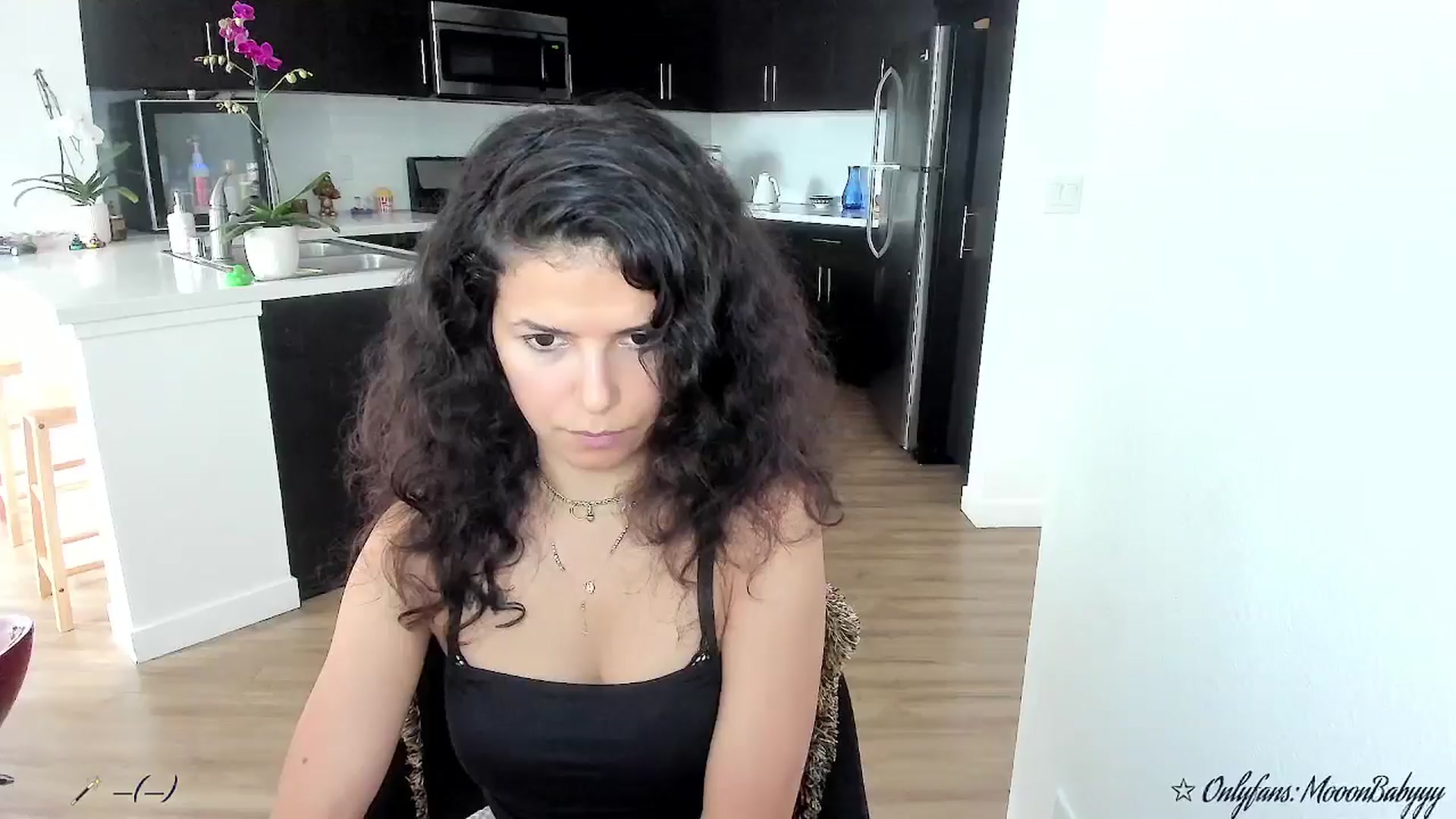 Gallery image thumbnail from litty's myfreecams stream on, 09/23/2025, 22:12 image 13 of 20
