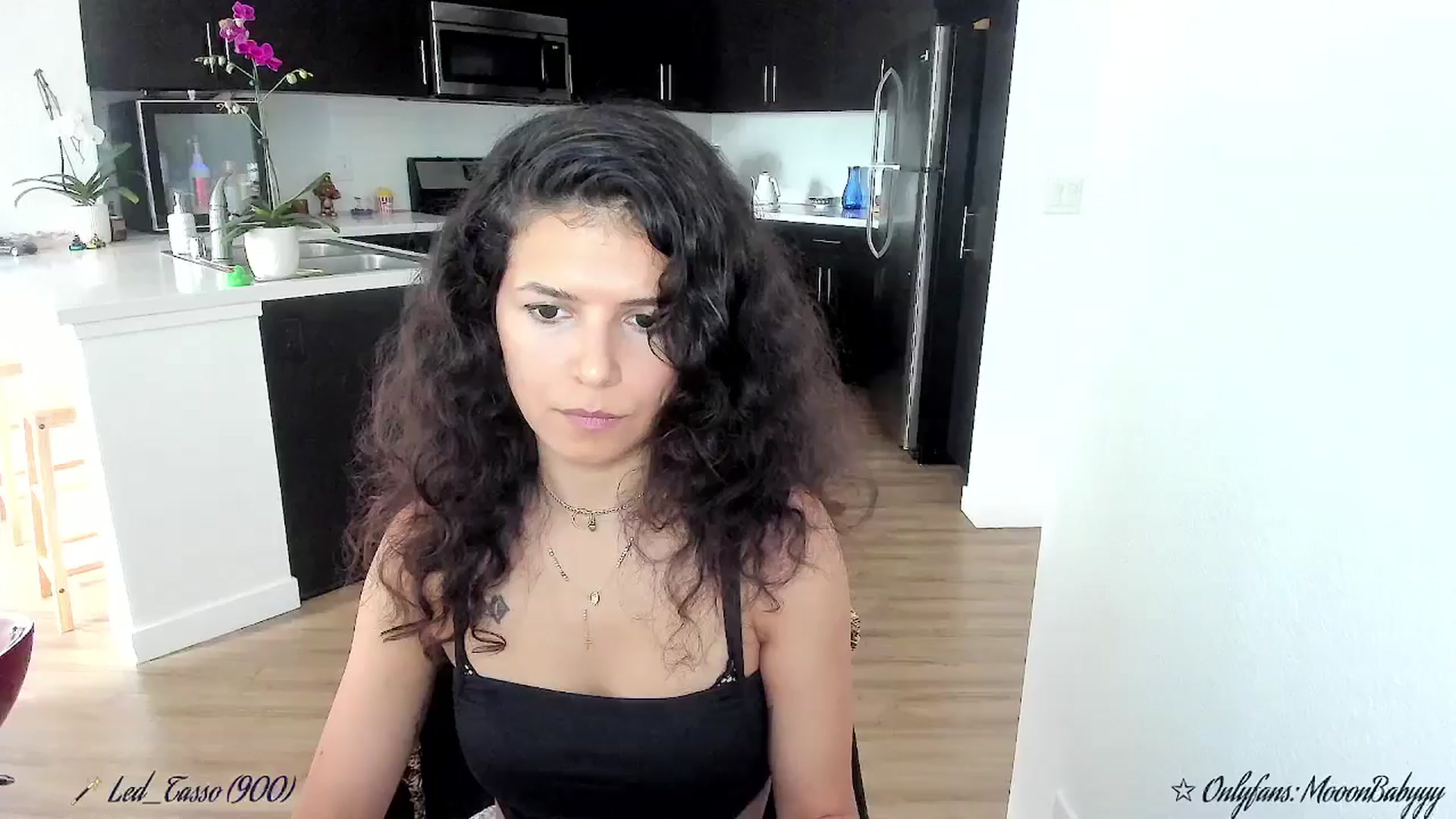 Gallery image thumbnail from litty's myfreecams stream on, 09/23/2025, 22:12 image 7 of 20