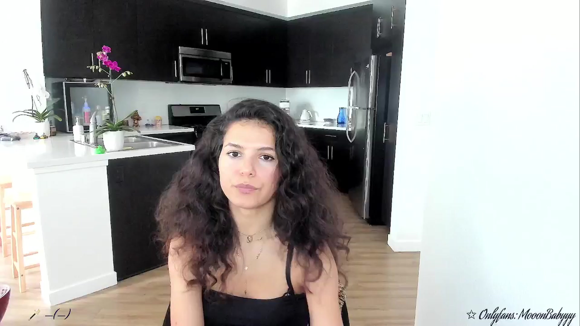 Gallery image thumbnail from litty's myfreecams stream on, 09/23/2025, 22:50 image 13 of 20