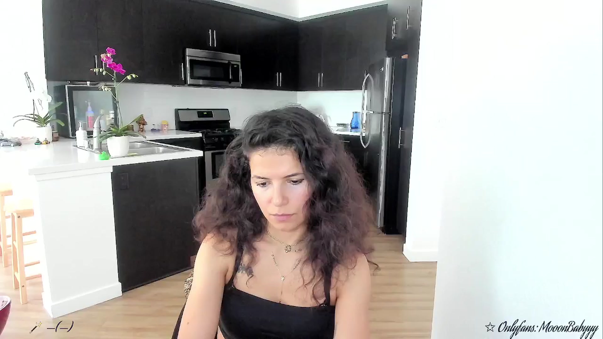 Gallery image thumbnail from litty's myfreecams stream on, 09/23/2025, 22:50 image 11 of 20