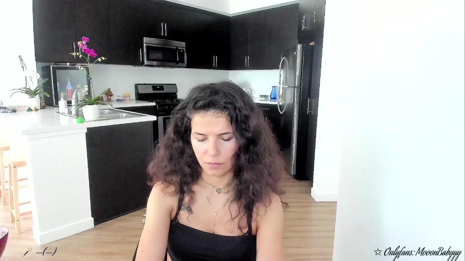 Gallery image thumbnail from litty's myfreecams stream on, 09/23/2025, 22:50 image 12 of 20