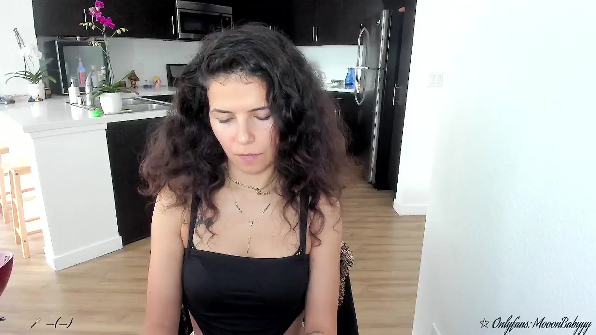 Gallery image thumbnail from litty's myfreecams stream on, 09/23/2025, 22:50 image 4 of 20