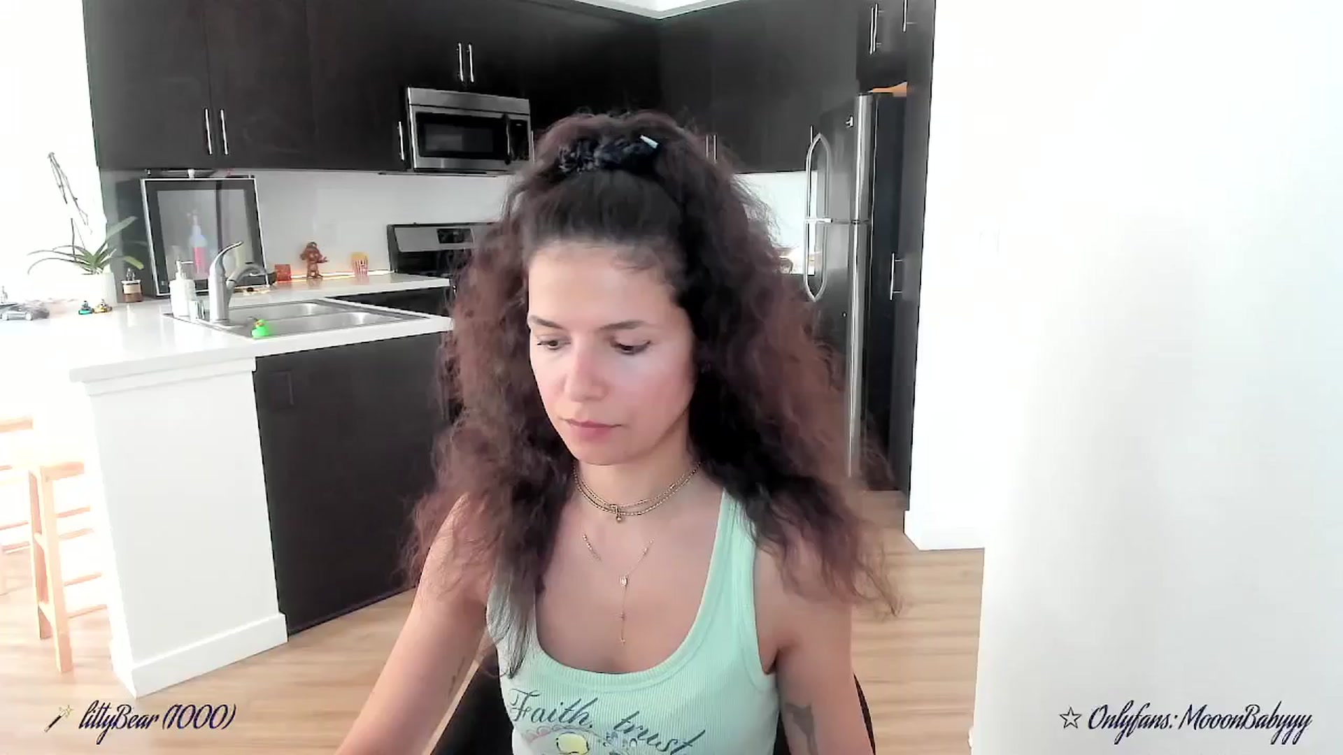 Gallery image thumbnail from litty's myfreecams stream on, 09/28/2025, 24:09 image 16 of 20