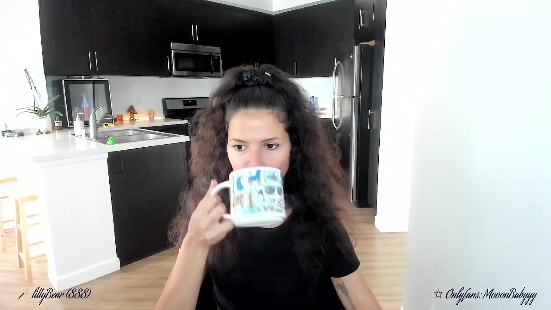 Gallery image thumbnail from litty's myfreecams stream on, 09/28/2025, 24:09 image 6 of 20