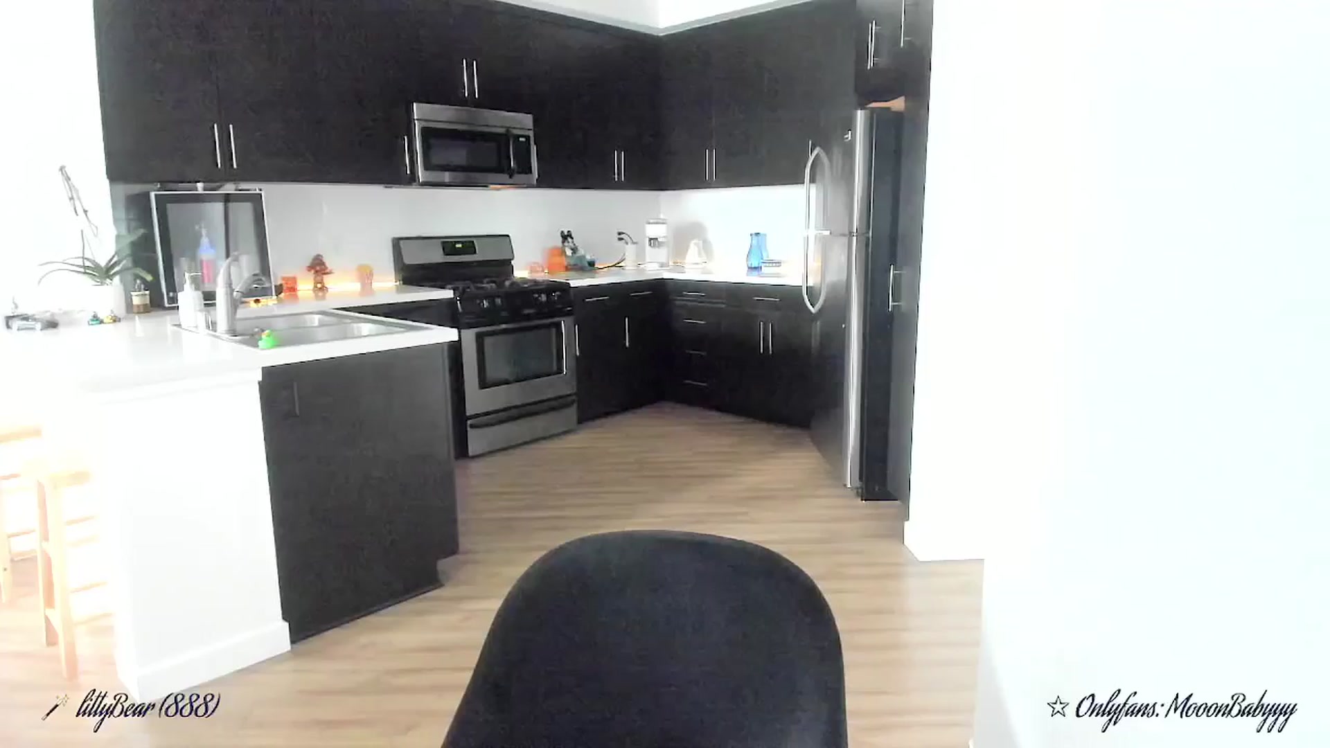 Gallery image thumbnail from litty's myfreecams stream on, 09/28/2025, 24:09 image 4 of 20