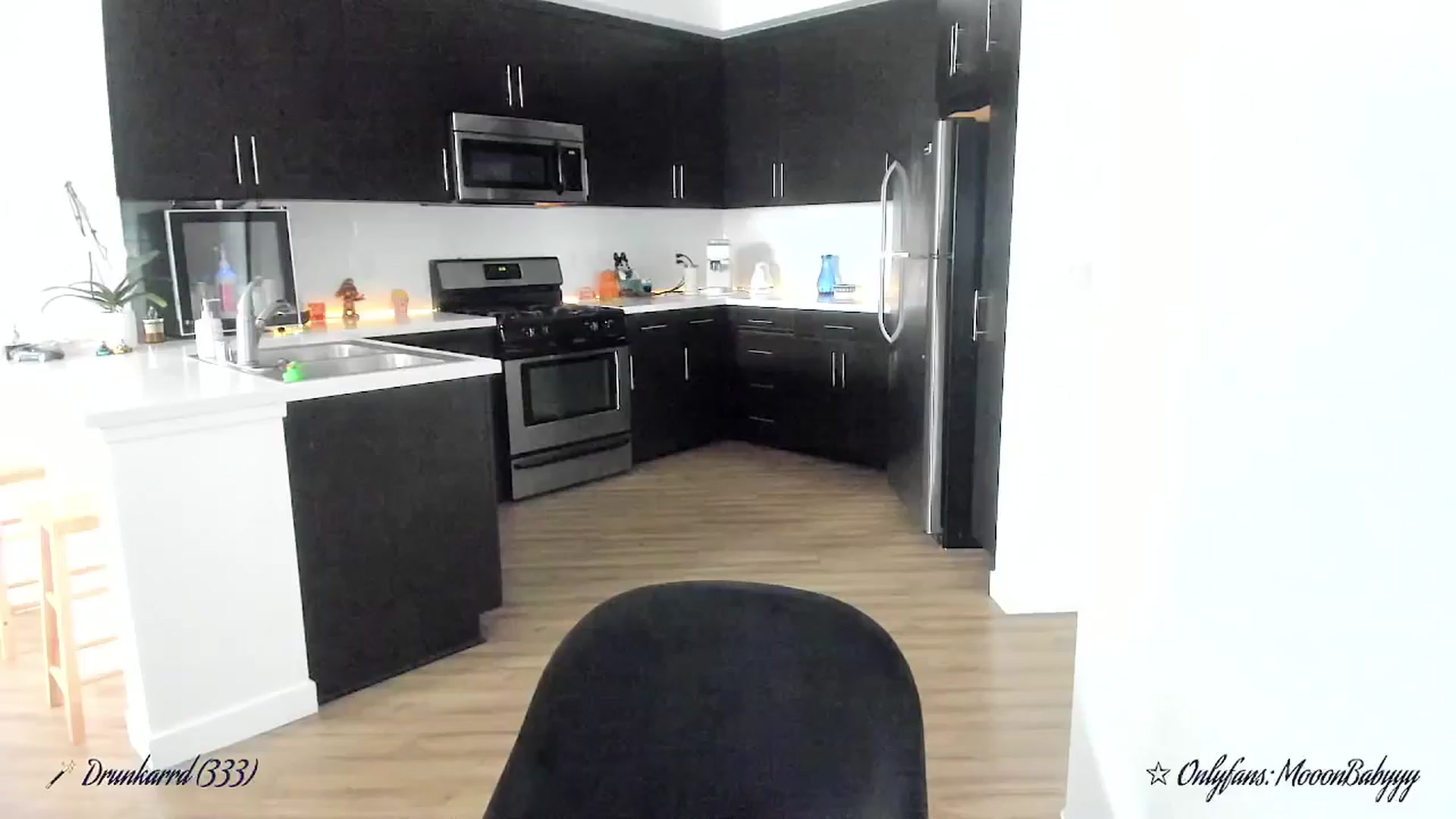 Gallery image thumbnail from litty's myfreecams stream on, 09/28/2025, 24:09 image 3 of 20