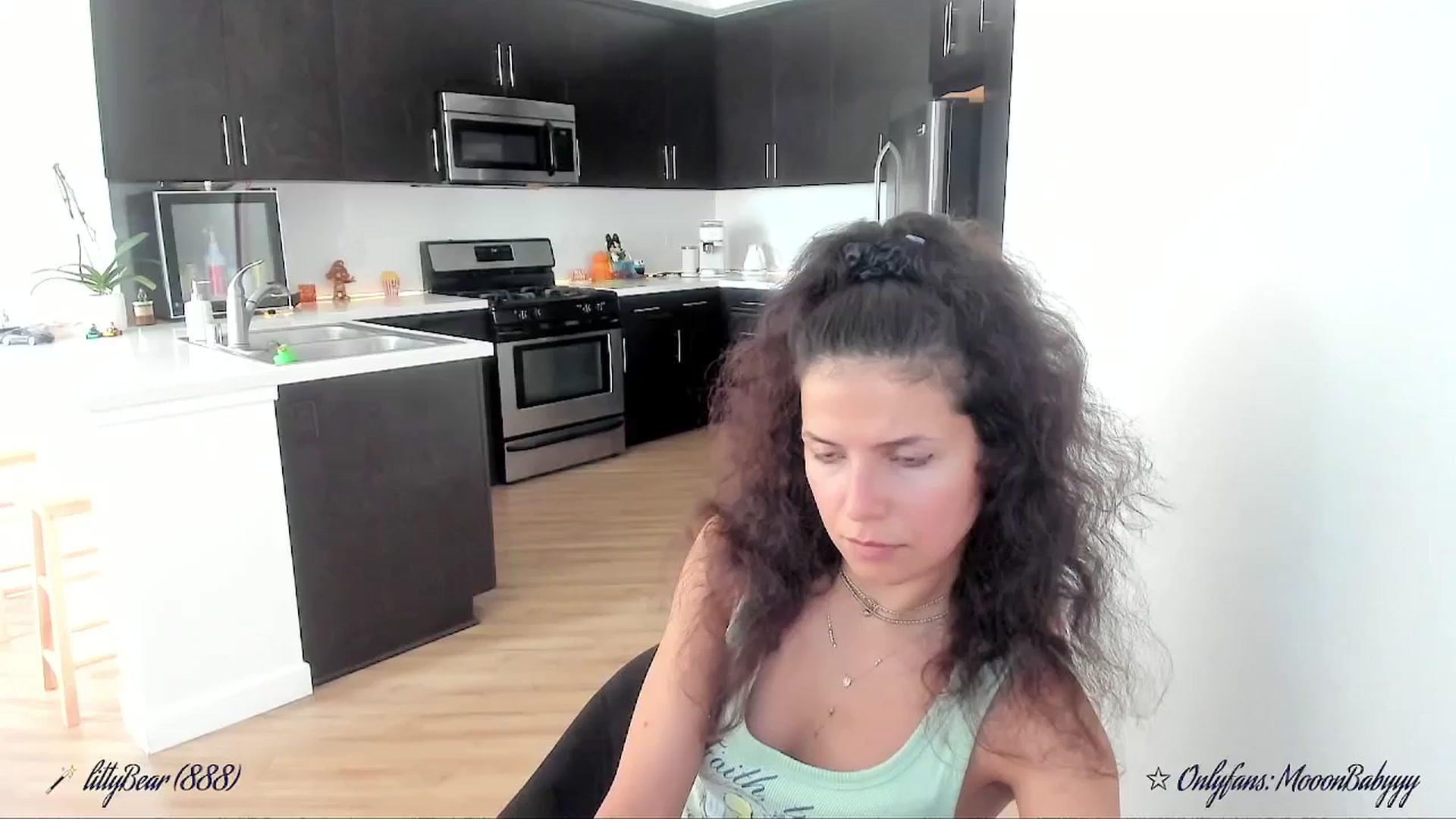 Gallery image thumbnail from litty's myfreecams stream on, 09/28/2025, 24:09 image 12 of 20