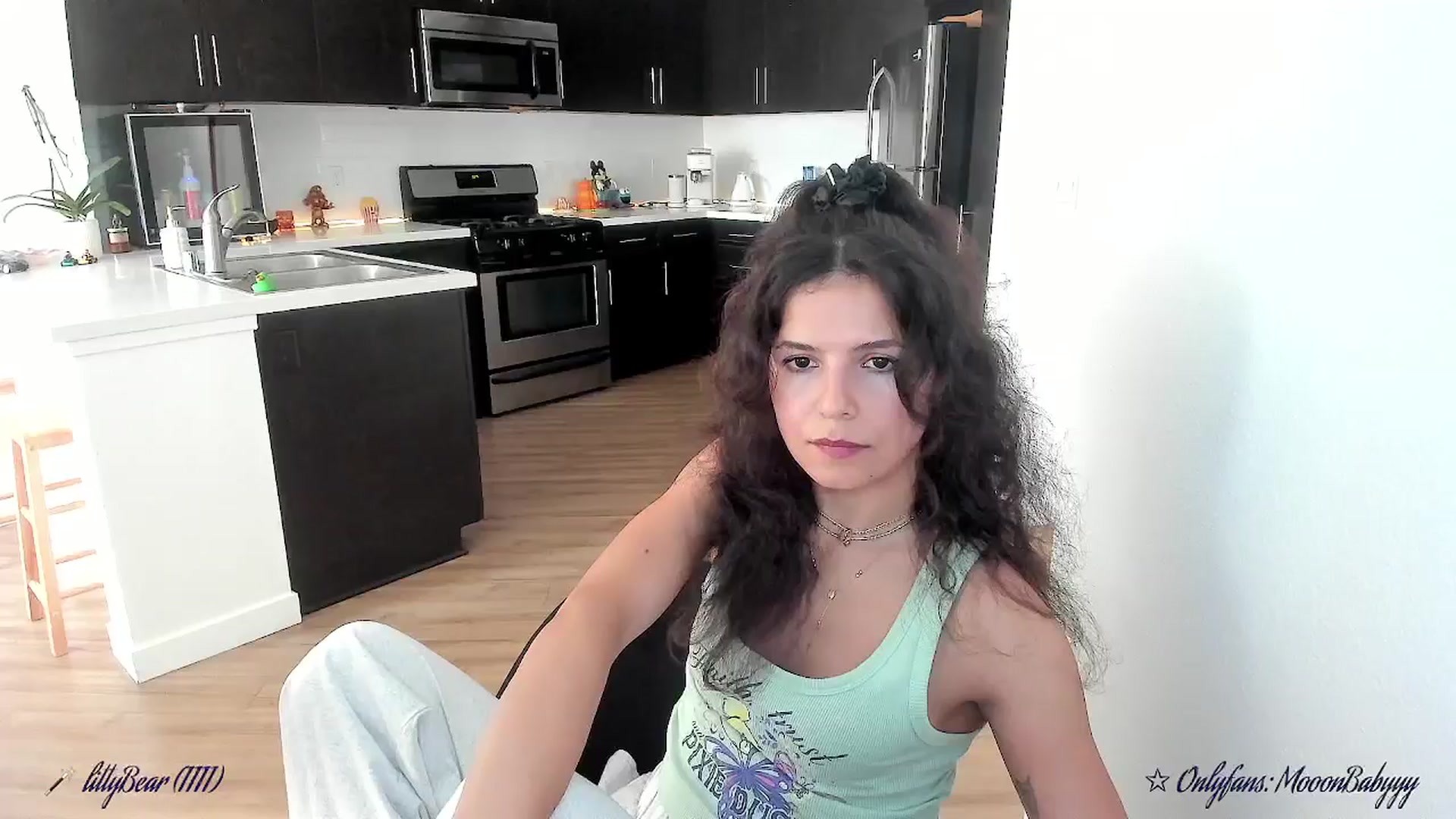 Gallery image thumbnail from litty's myfreecams stream on, 09/28/2025, 24:33 image 18 of 20