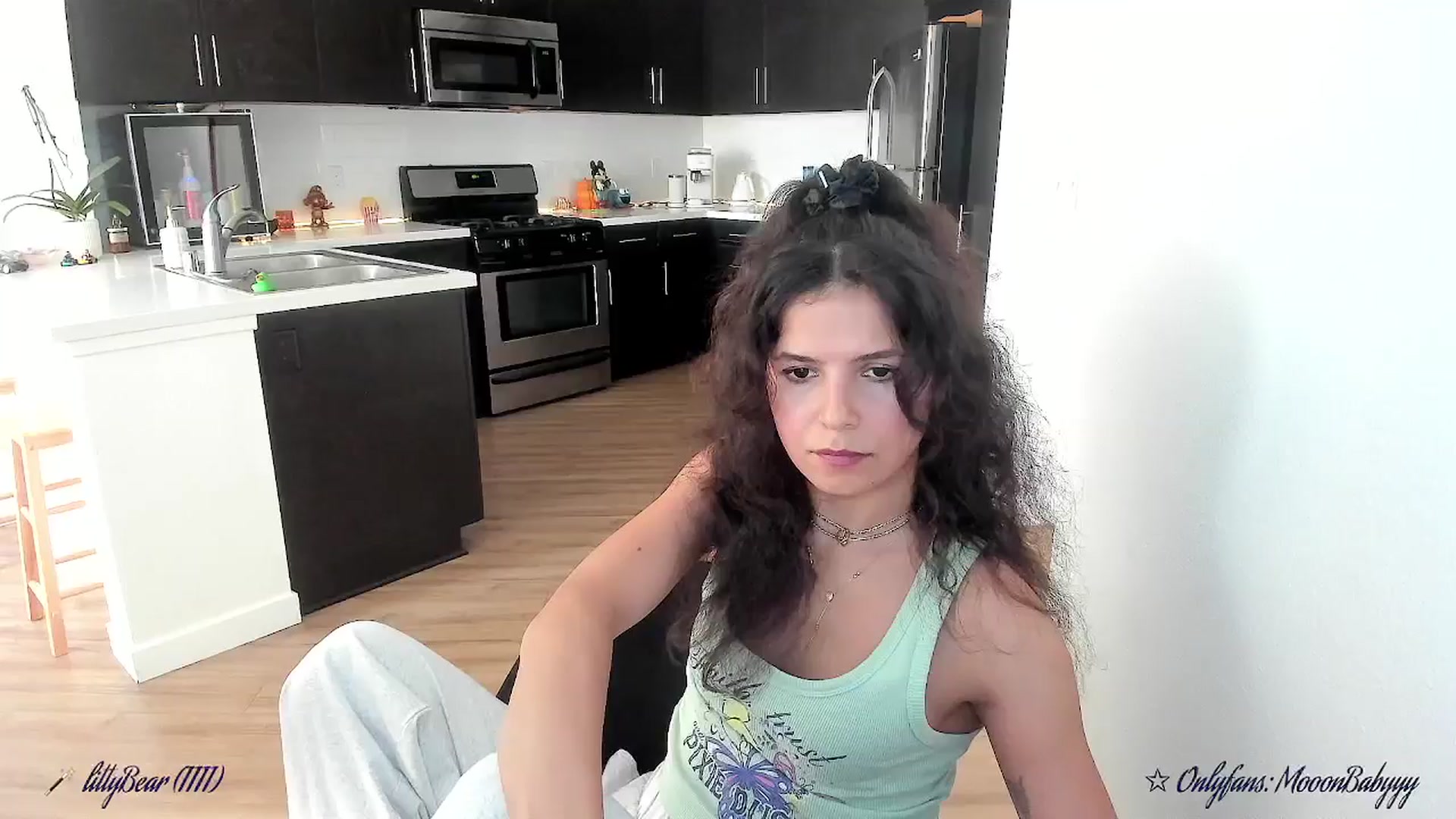 Gallery image thumbnail from litty's myfreecams stream on, 09/28/2025, 24:33 image 20 of 20