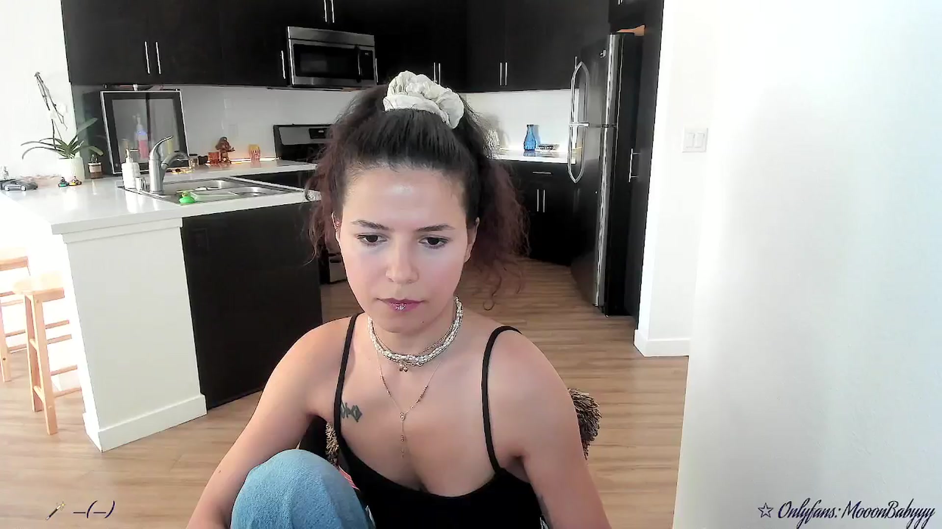 Gallery image thumbnail from litty's myfreecams stream on, 09/29/2025, 04:13 image 2 of 20