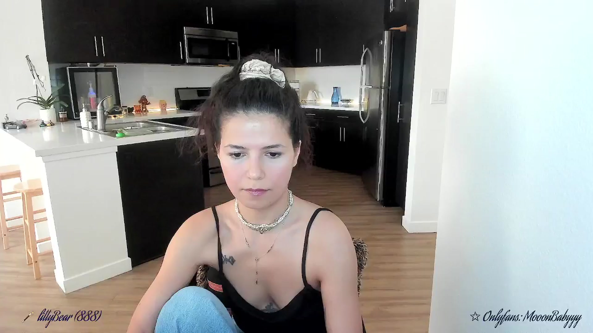 Gallery image thumbnail from litty's myfreecams stream on, 09/29/2025, 04:13 image 5 of 20