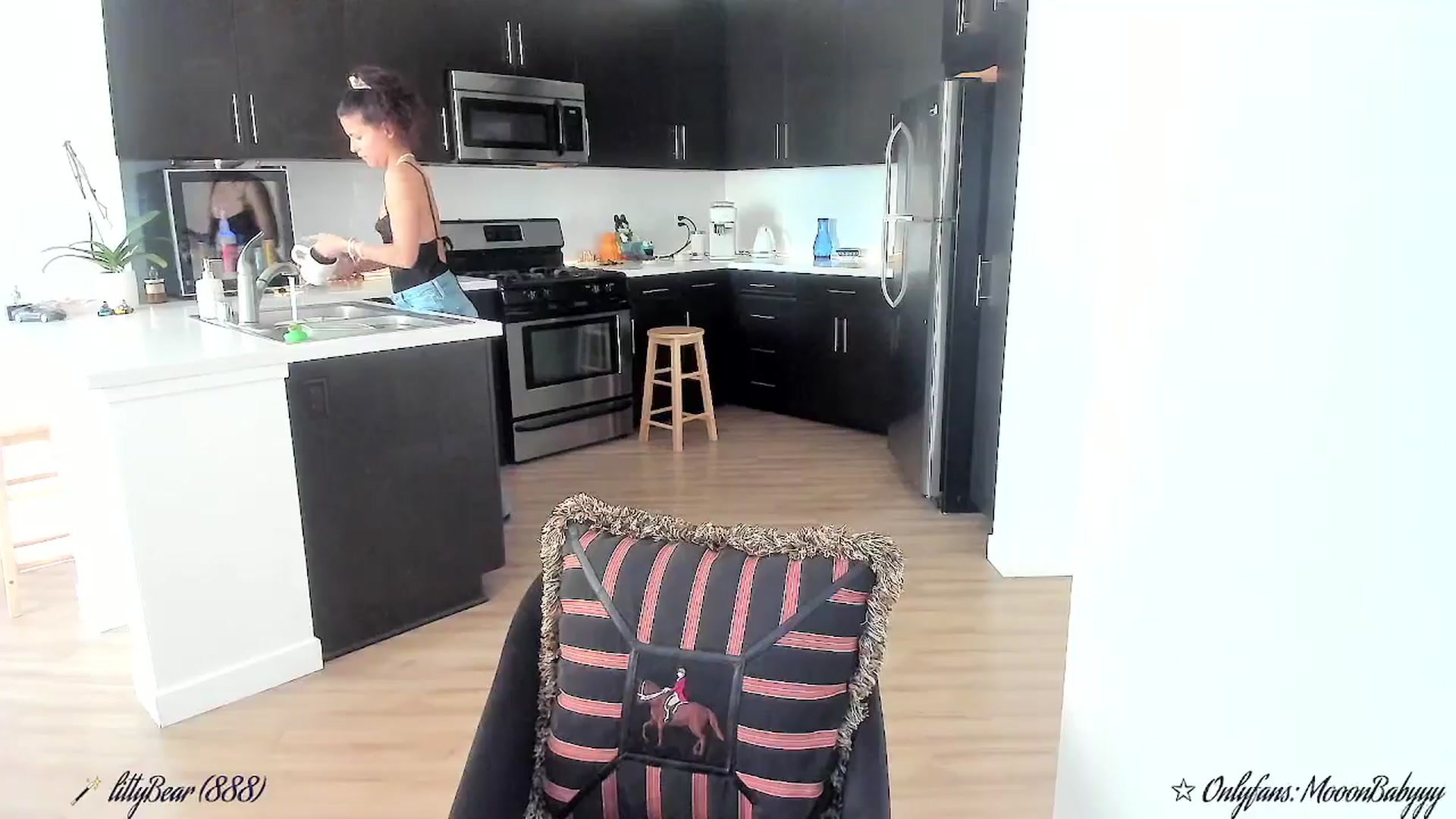 Gallery image thumbnail from litty's myfreecams stream on, 09/29/2025, 04:13 image 3 of 20