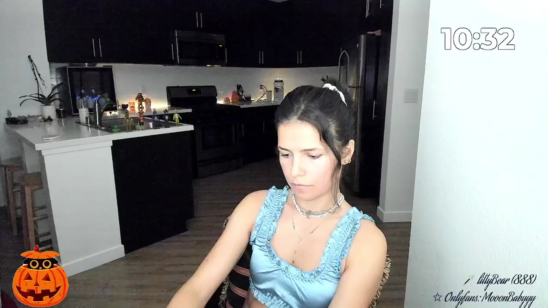Gallery image thumbnail from litty's myfreecams stream on, 10/02/2025, 03:28 image 17 of 20