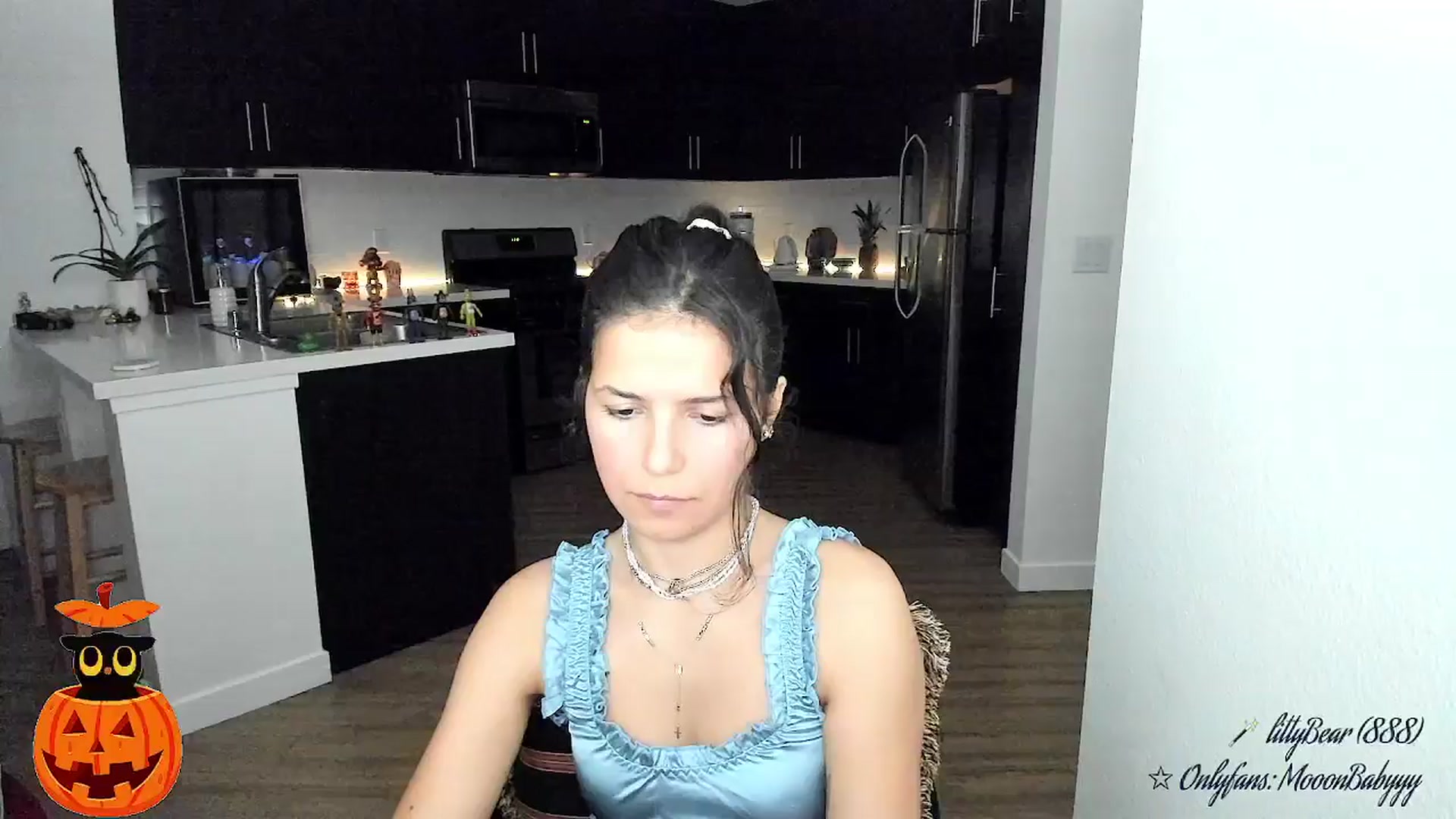 Gallery image thumbnail from litty's myfreecams stream on, 10/02/2025, 03:28 image 6 of 20