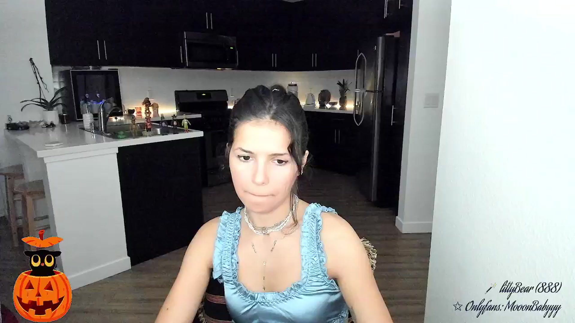 Gallery image thumbnail from litty's myfreecams stream on, 10/02/2025, 03:28 image 5 of 20