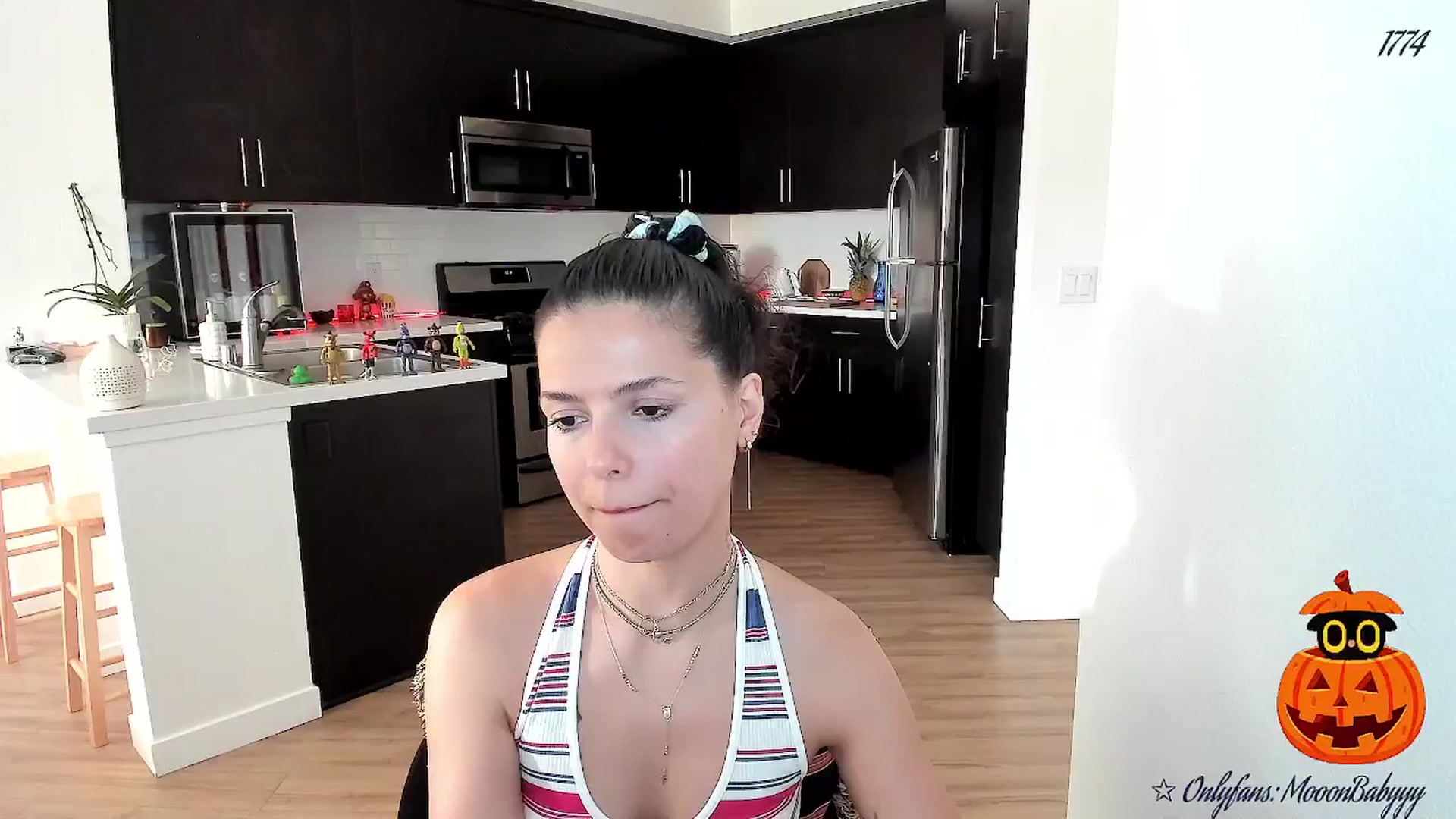 Gallery image thumbnail from litty's myfreecams stream on, 10/03/2025, 02:24 image 3 of 20