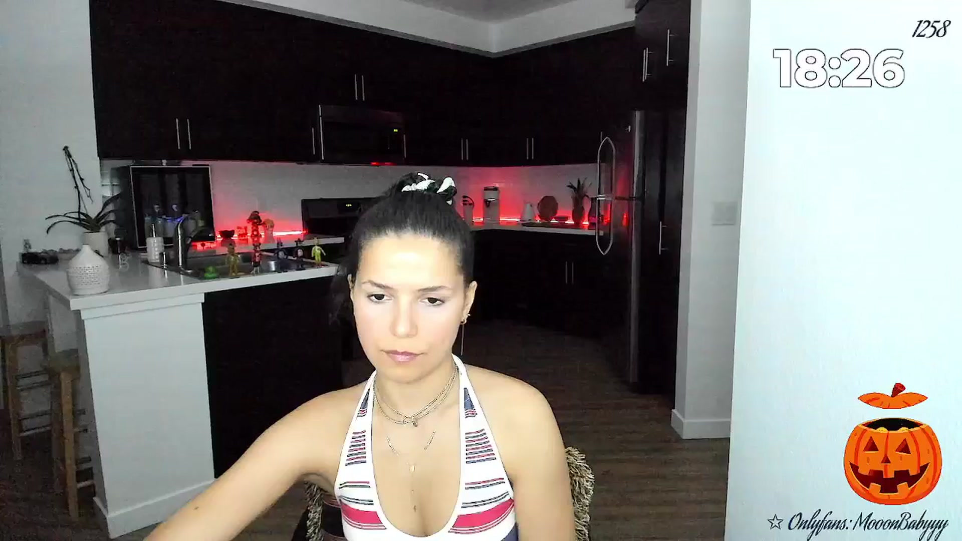 Gallery image thumbnail from litty's myfreecams stream on, 10/03/2025, 02:24 image 17 of 20