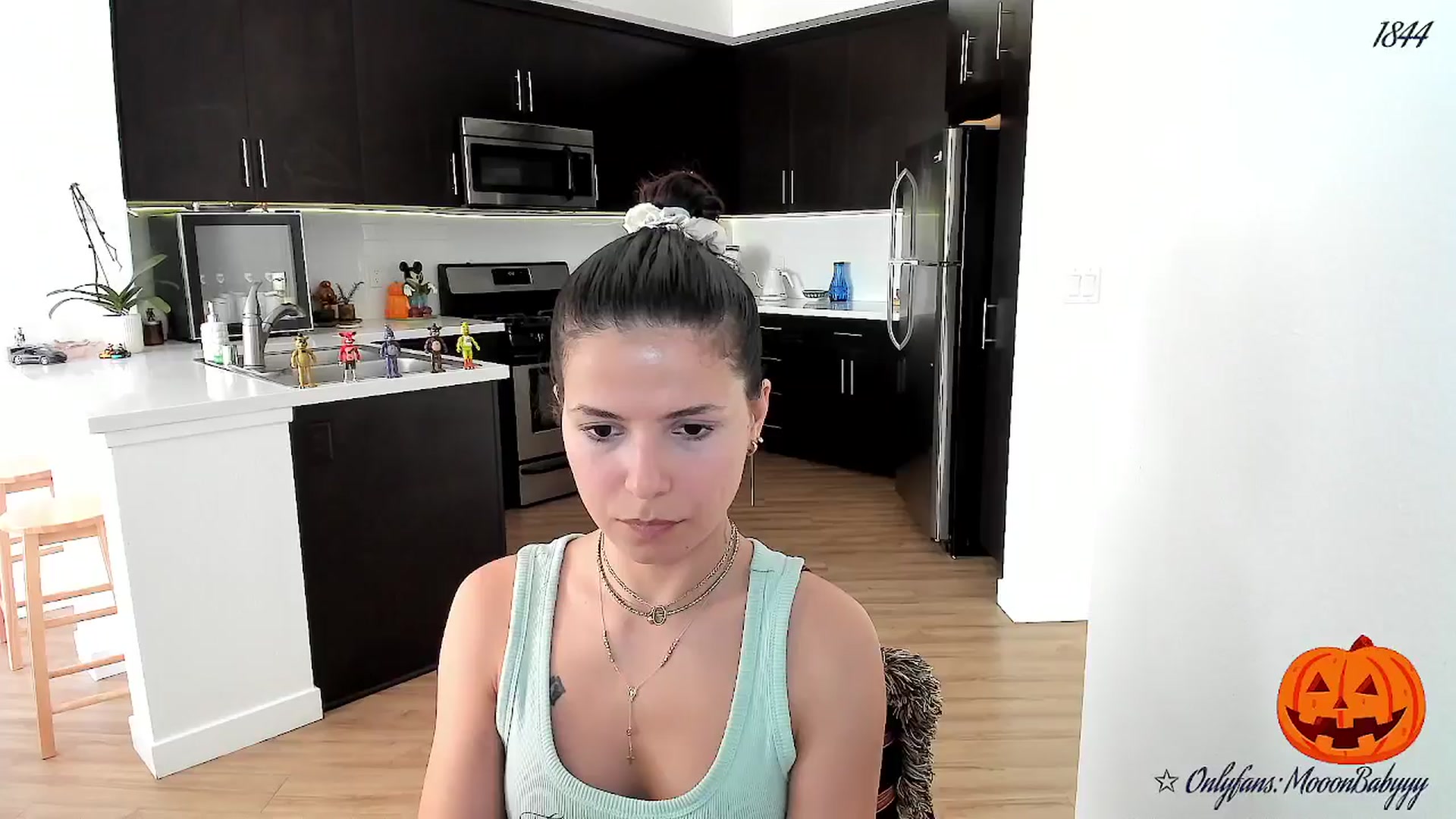 Gallery image thumbnail from litty's myfreecams stream on, 10/04/2025, 04:38 image 3 of 20