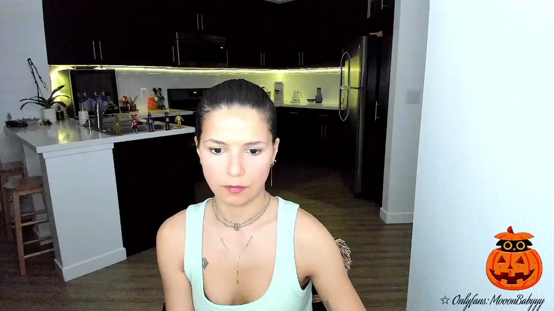 Gallery image thumbnail from litty's myfreecams stream on, 10/04/2025, 04:38 image 14 of 20