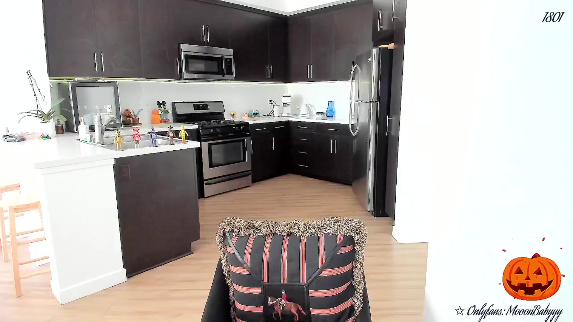 Gallery image thumbnail from litty's myfreecams stream on, 10/04/2025, 04:38 image 4 of 20