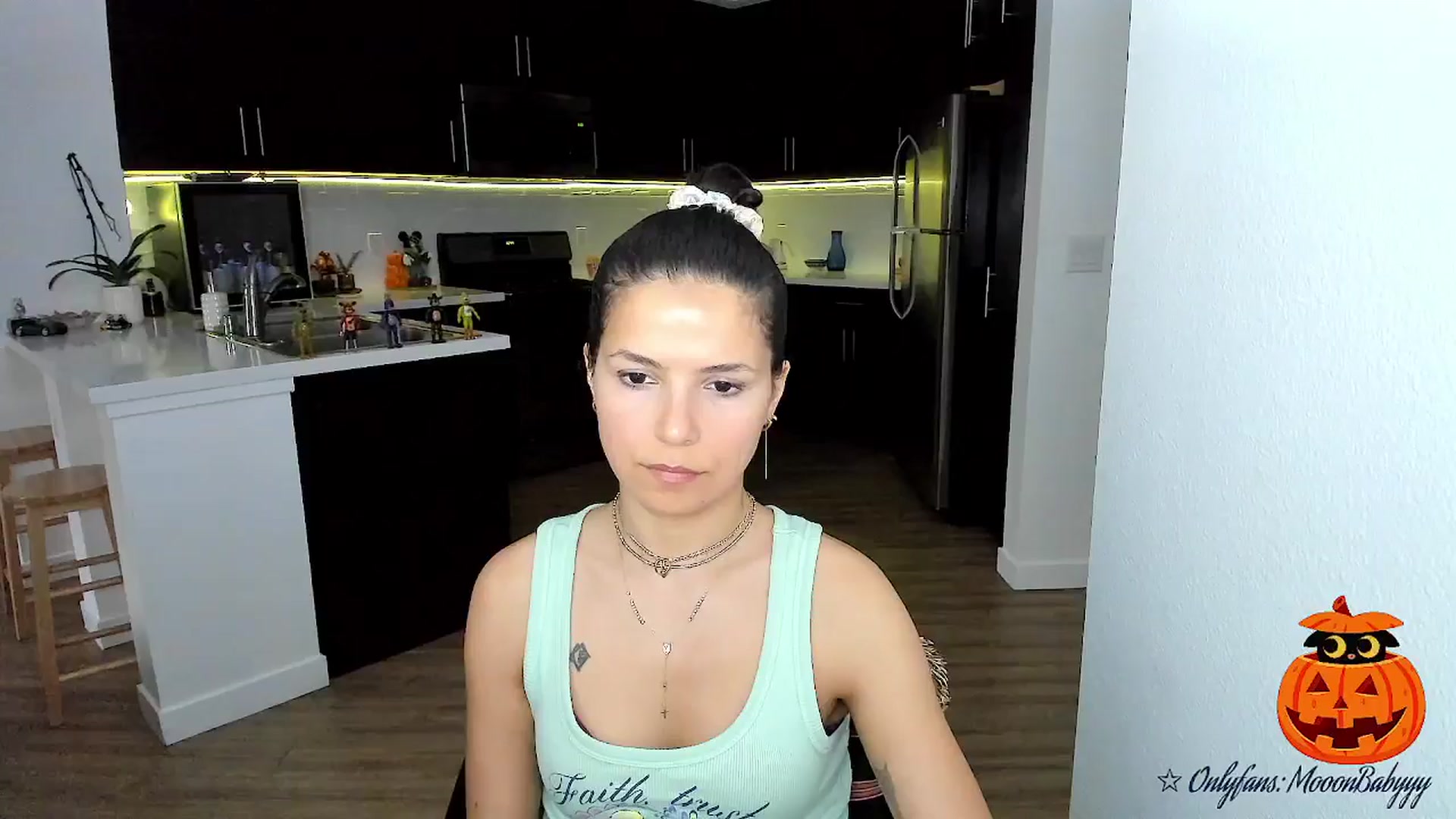 Gallery image thumbnail from litty's myfreecams stream on, 10/04/2025, 04:58 image 6 of 20