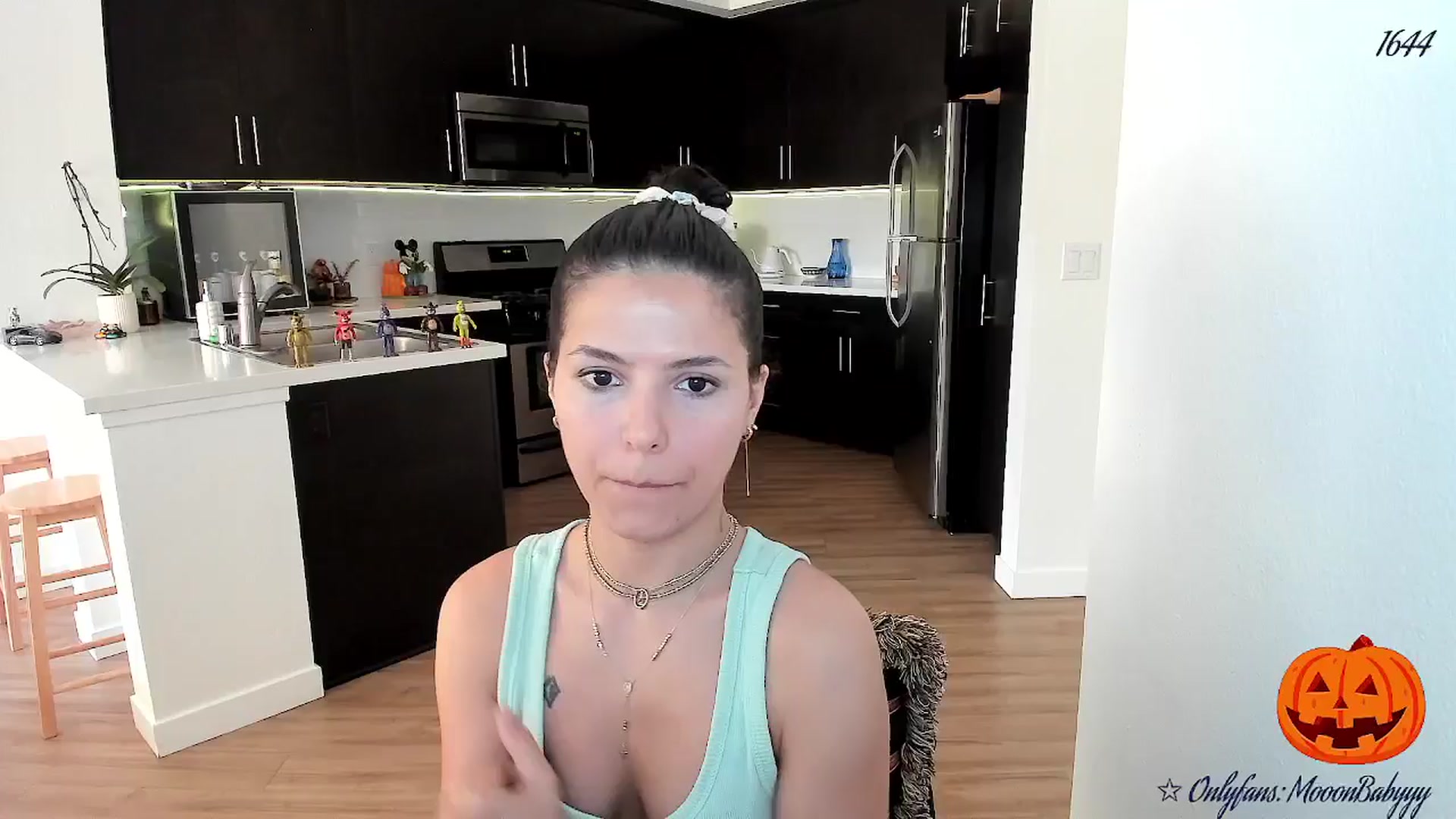 Gallery image thumbnail from litty's myfreecams stream on, 10/04/2025, 04:58 image 3 of 20