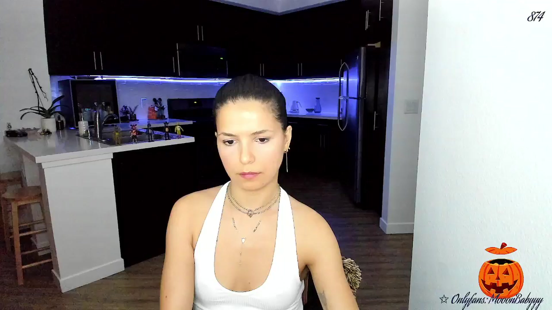 Gallery image thumbnail from litty's myfreecams stream on, 10/04/2025, 04:58 image 19 of 20