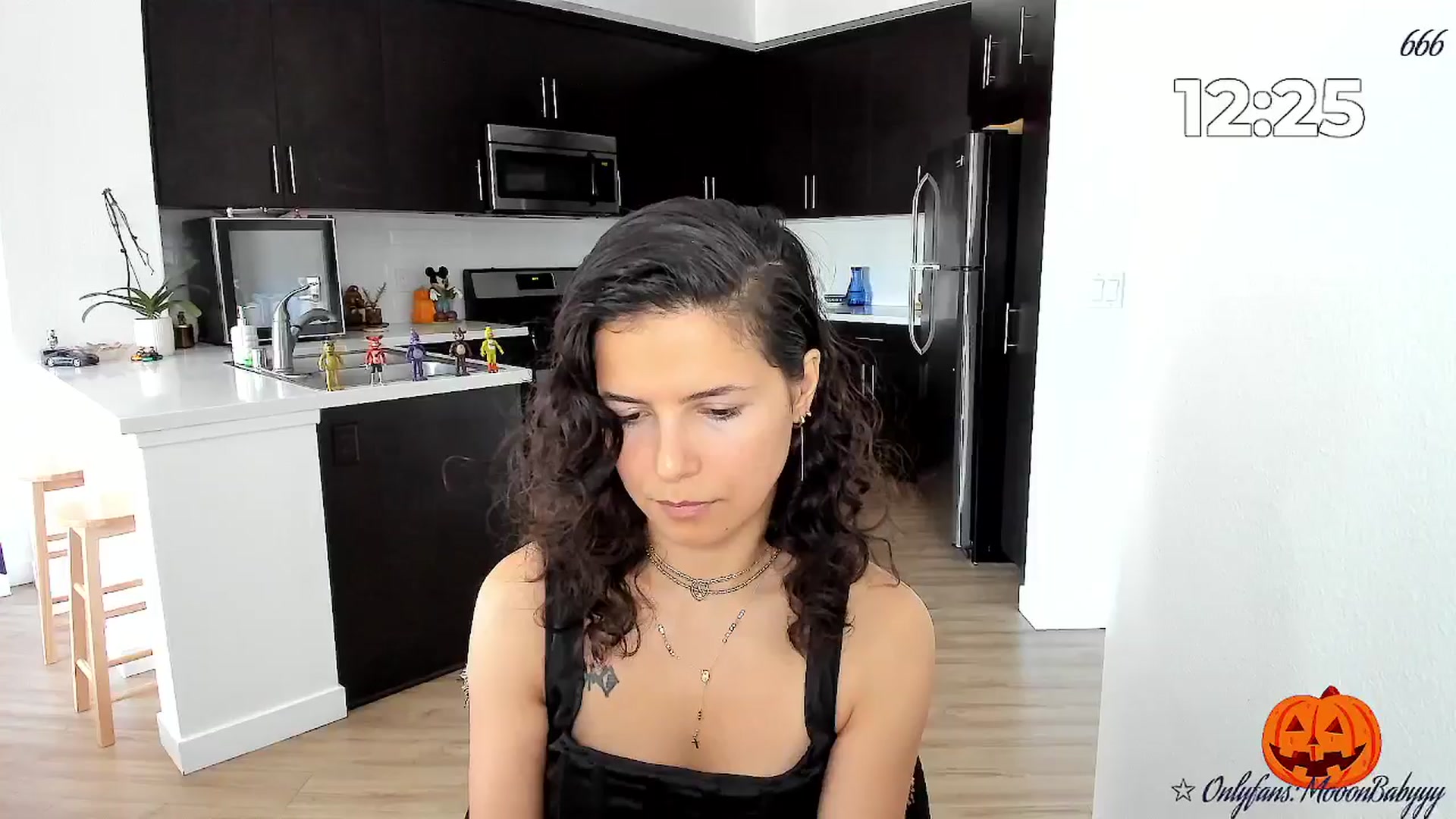 Gallery image thumbnail from litty's myfreecams stream on, 10/04/2025, 20:59 image 20 of 20