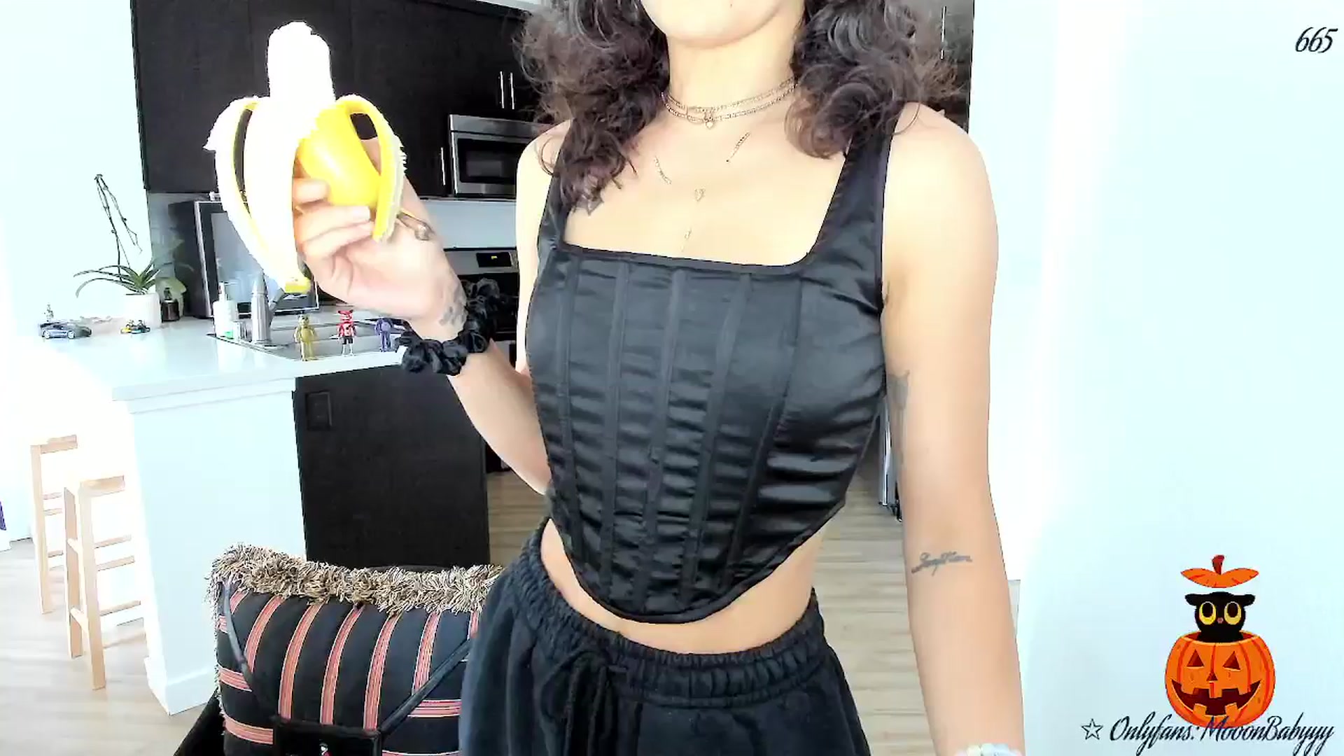 Gallery image thumbnail from litty's myfreecams stream on, 10/04/2025, 20:59 image 16 of 20