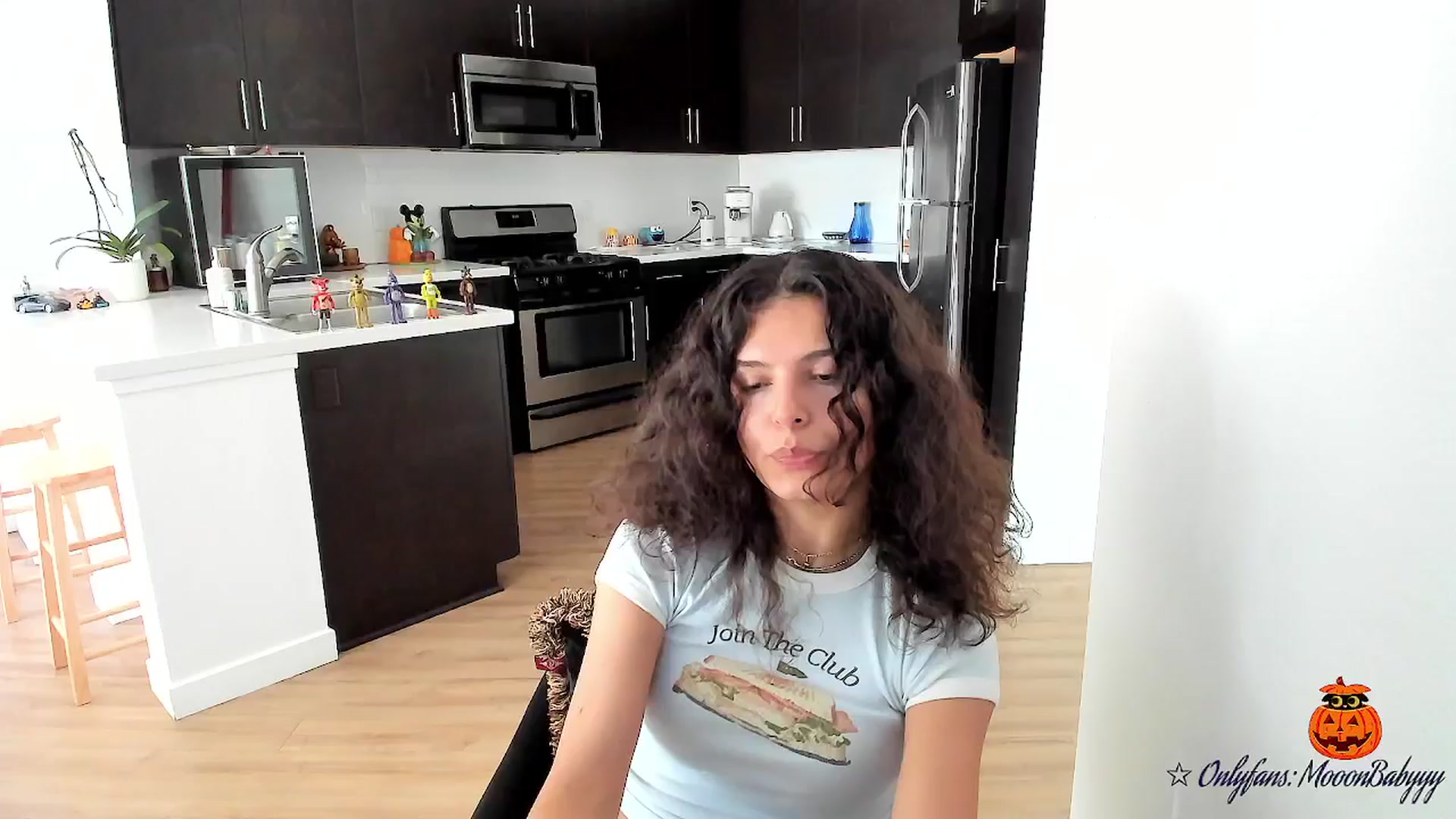 Gallery image thumbnail from litty's myfreecams stream on, 10/09/2025, 24:15 image 9 of 20
