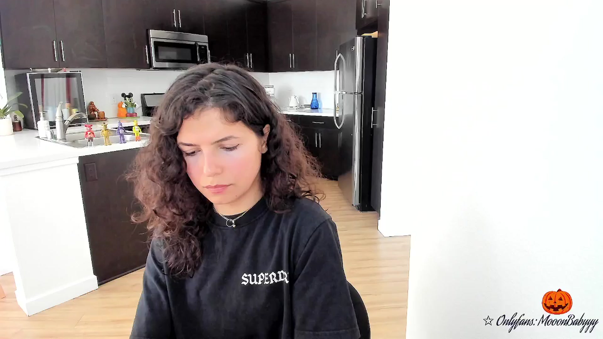 Gallery image thumbnail from litty's myfreecams stream on, 10/10/2025, 24:05 image 2 of 20