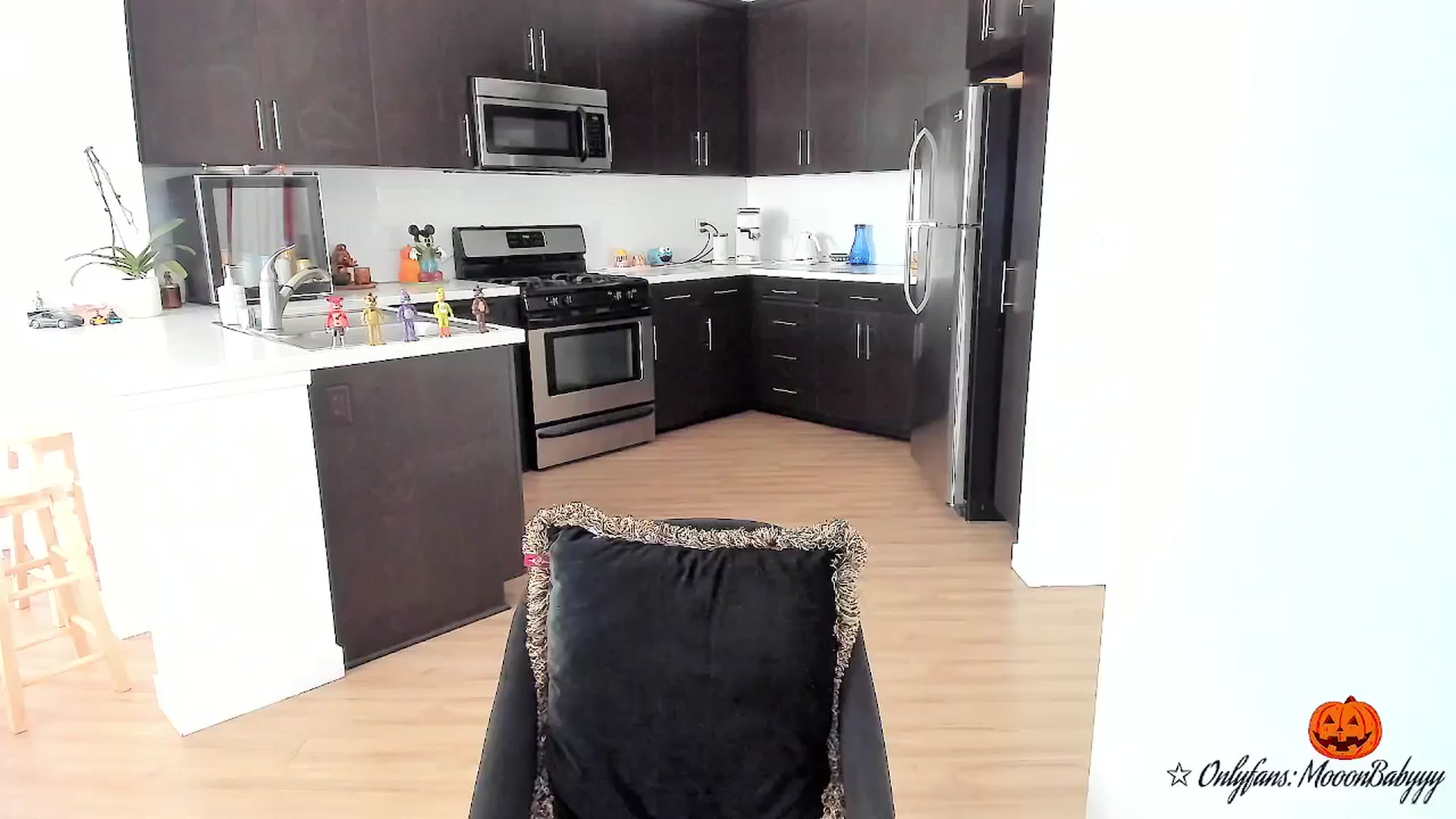 Gallery image thumbnail from litty's myfreecams stream on, 10/10/2025, 01:21 image 9 of 20