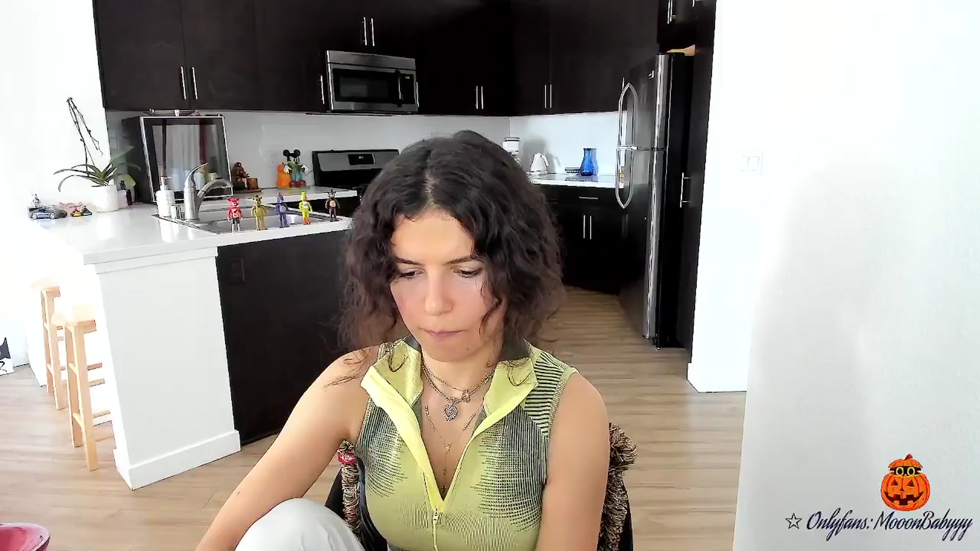 Gallery image thumbnail from litty's myfreecams stream on, 10/10/2025, 23:28 image 4 of 20