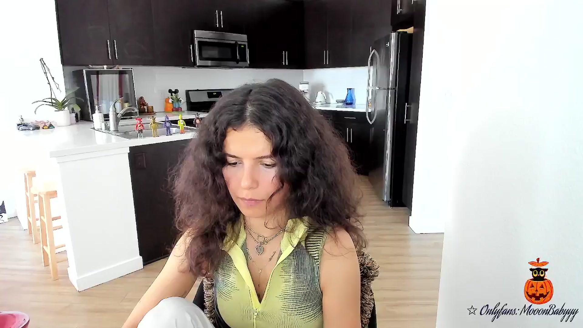 Gallery image thumbnail from litty's myfreecams stream on, 10/10/2025, 23:28 image 5 of 20