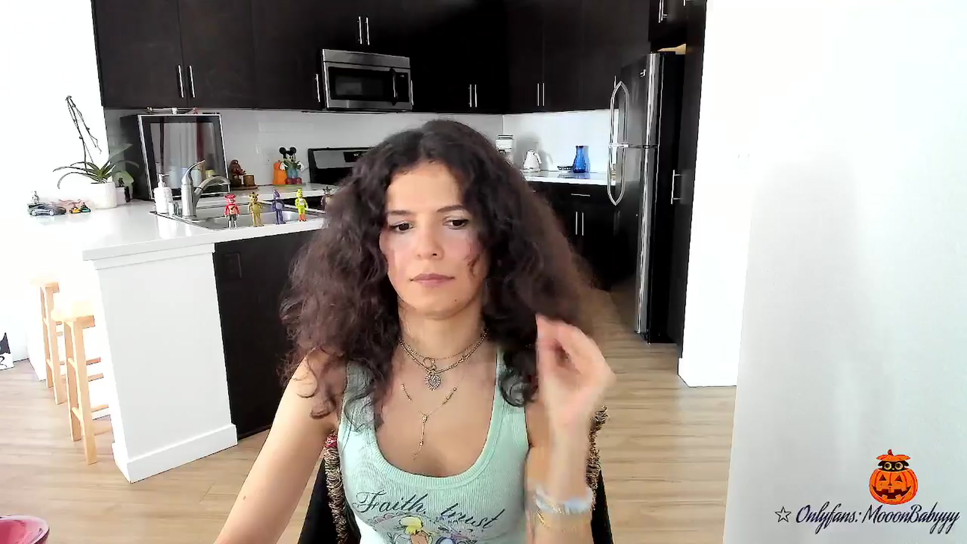 Gallery image thumbnail from litty's myfreecams stream on, 10/10/2025, 23:28 image 8 of 20